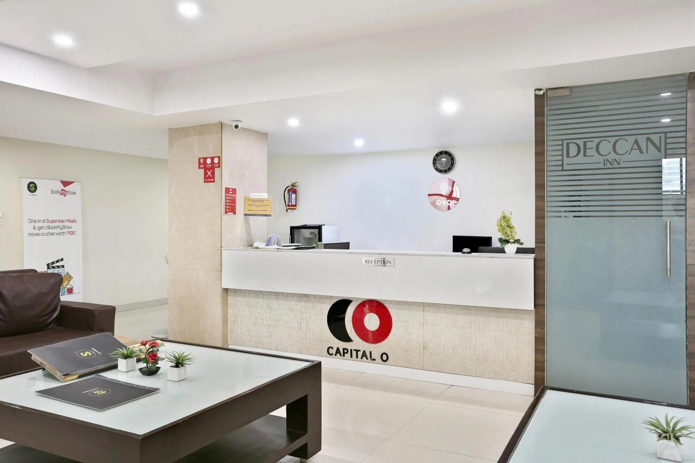 Lobby or reception in Super Townhouse Halcyon Deccan Inn Near Shilparamam