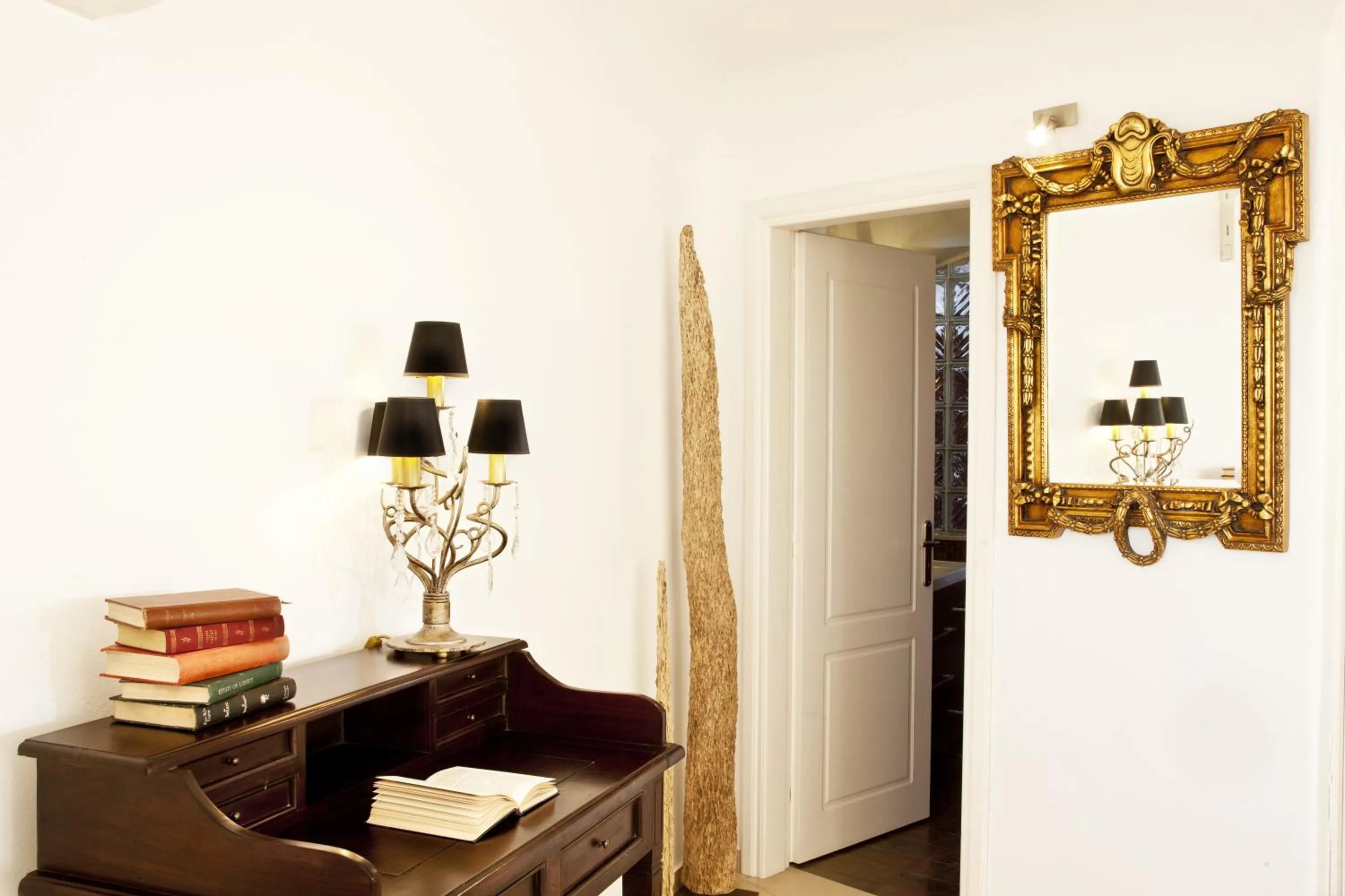 Decorative detail in Avianto Suites