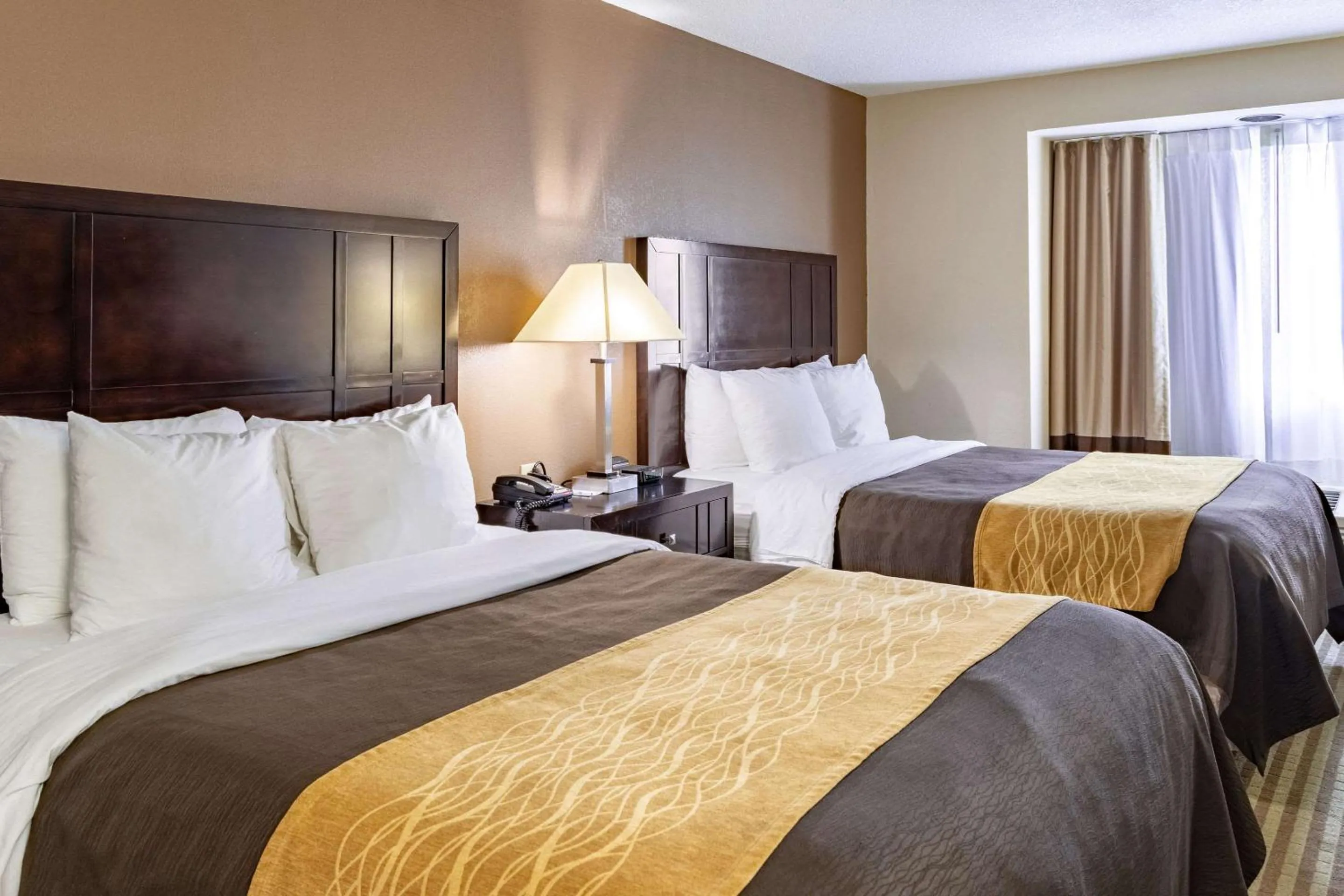 Photo of the whole room in Comfort Inn Portland near I-84 and I-205