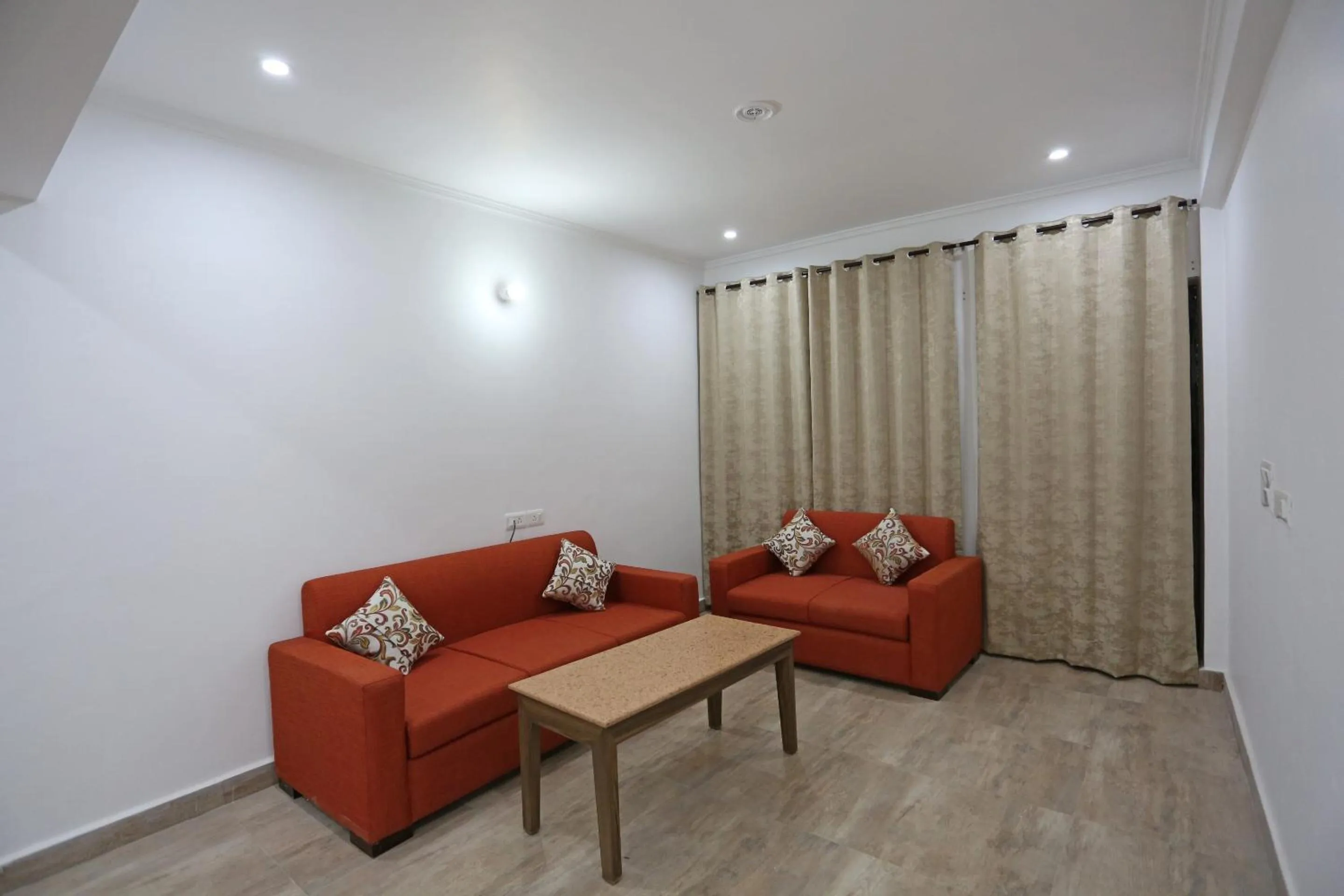 Lobby or reception in Super OYO Summer King