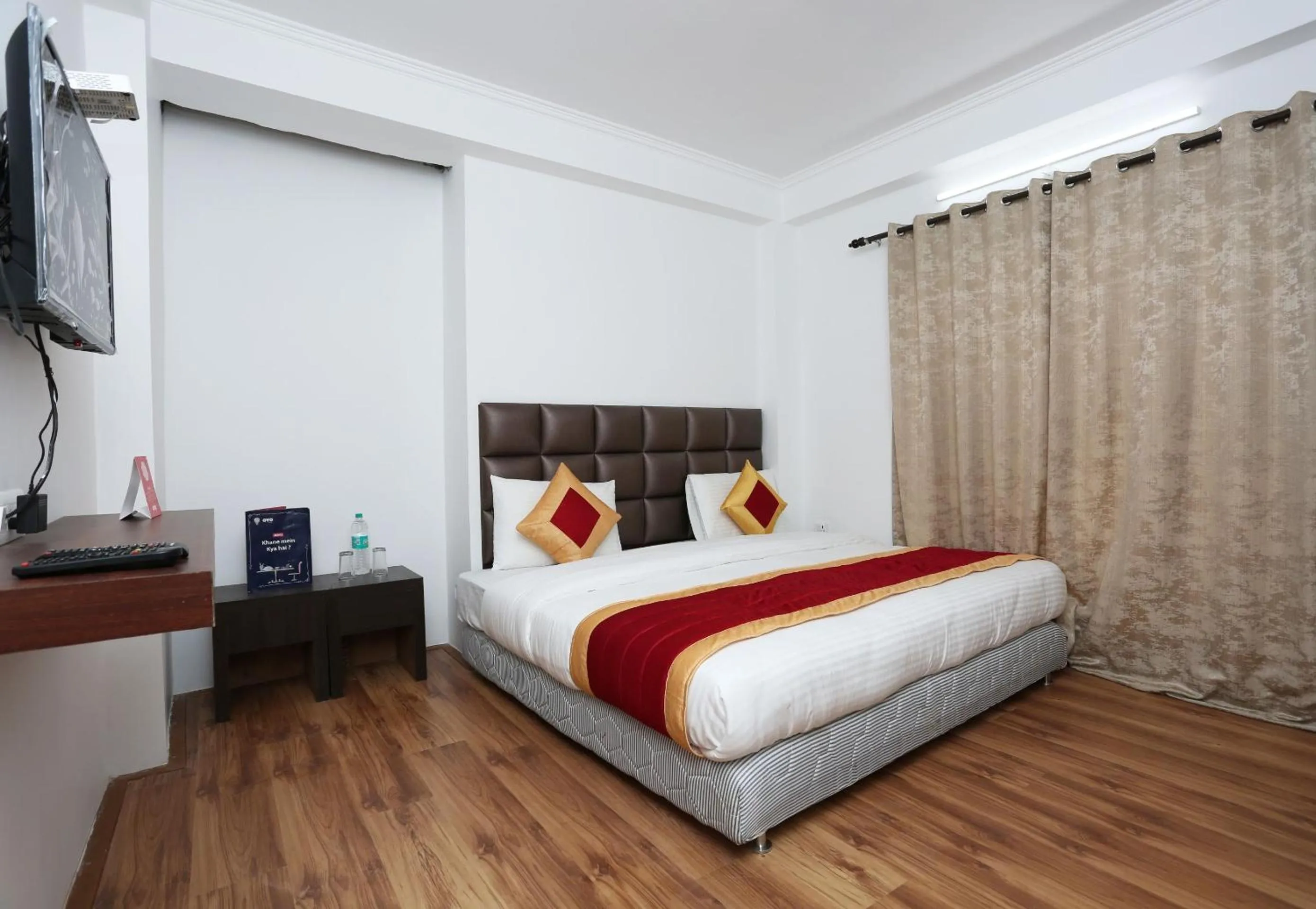 Bedroom, Bed in Super OYO Summer King