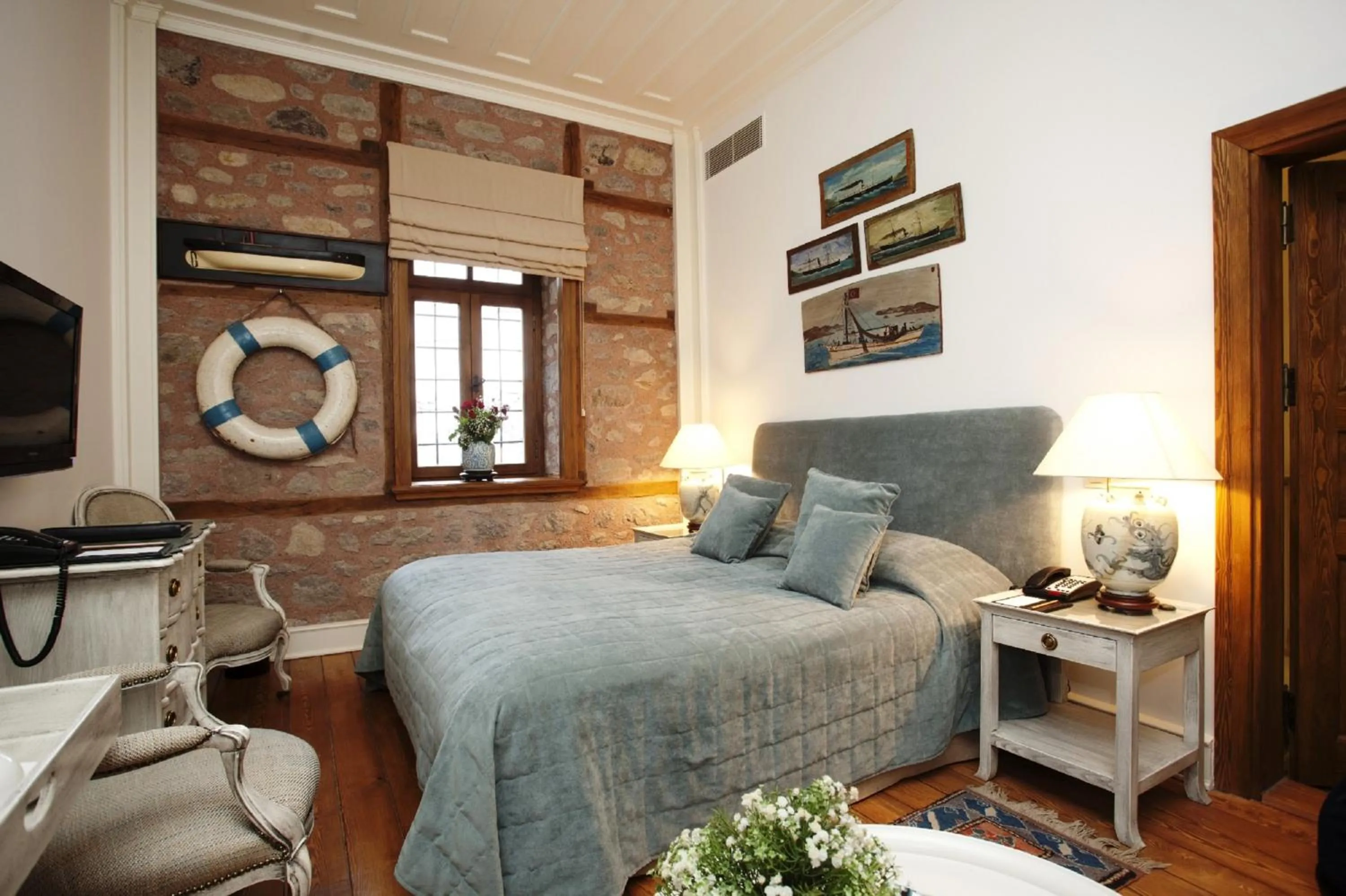 Photo of the whole room in Divan Cukurhan