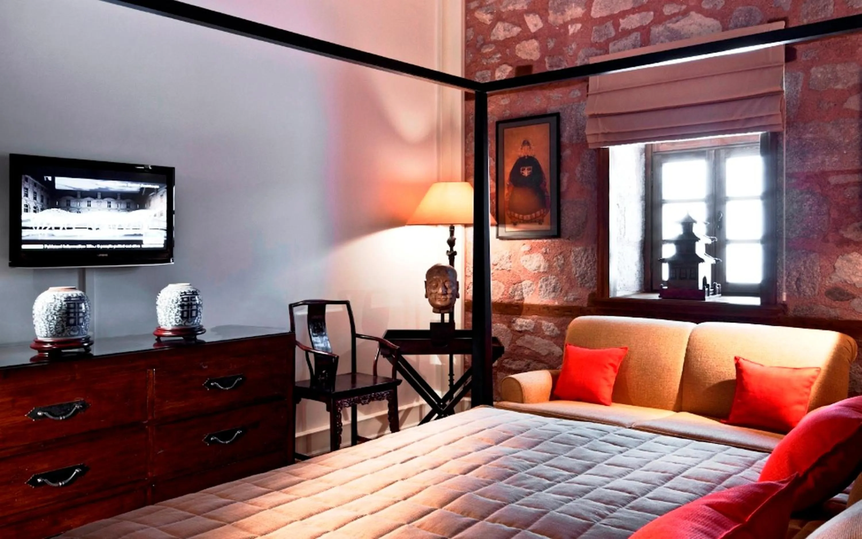 Photo of the whole room, Bed in Divan Cukurhan