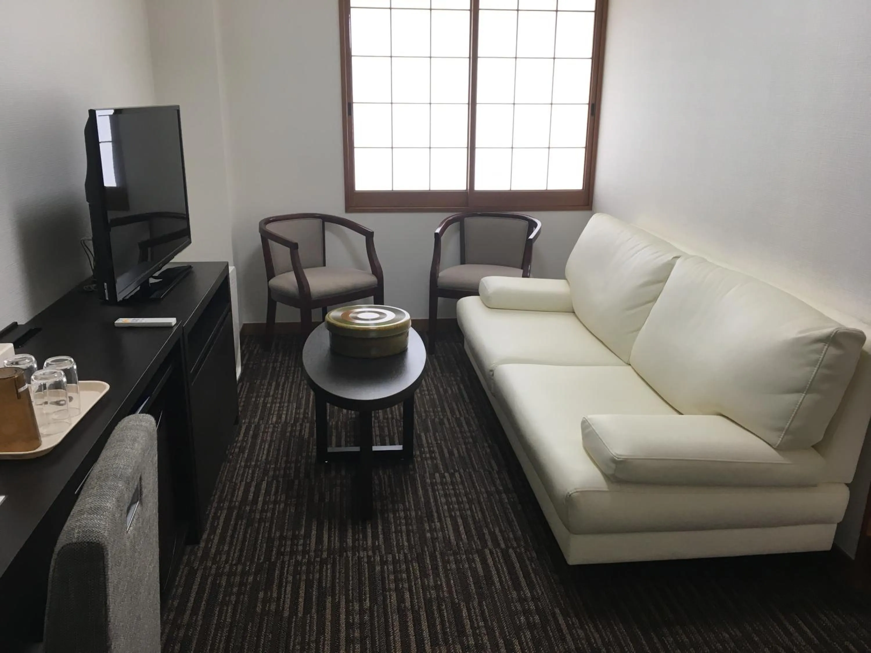 Communal lounge/ TV room in KKR Hotel Nagoya