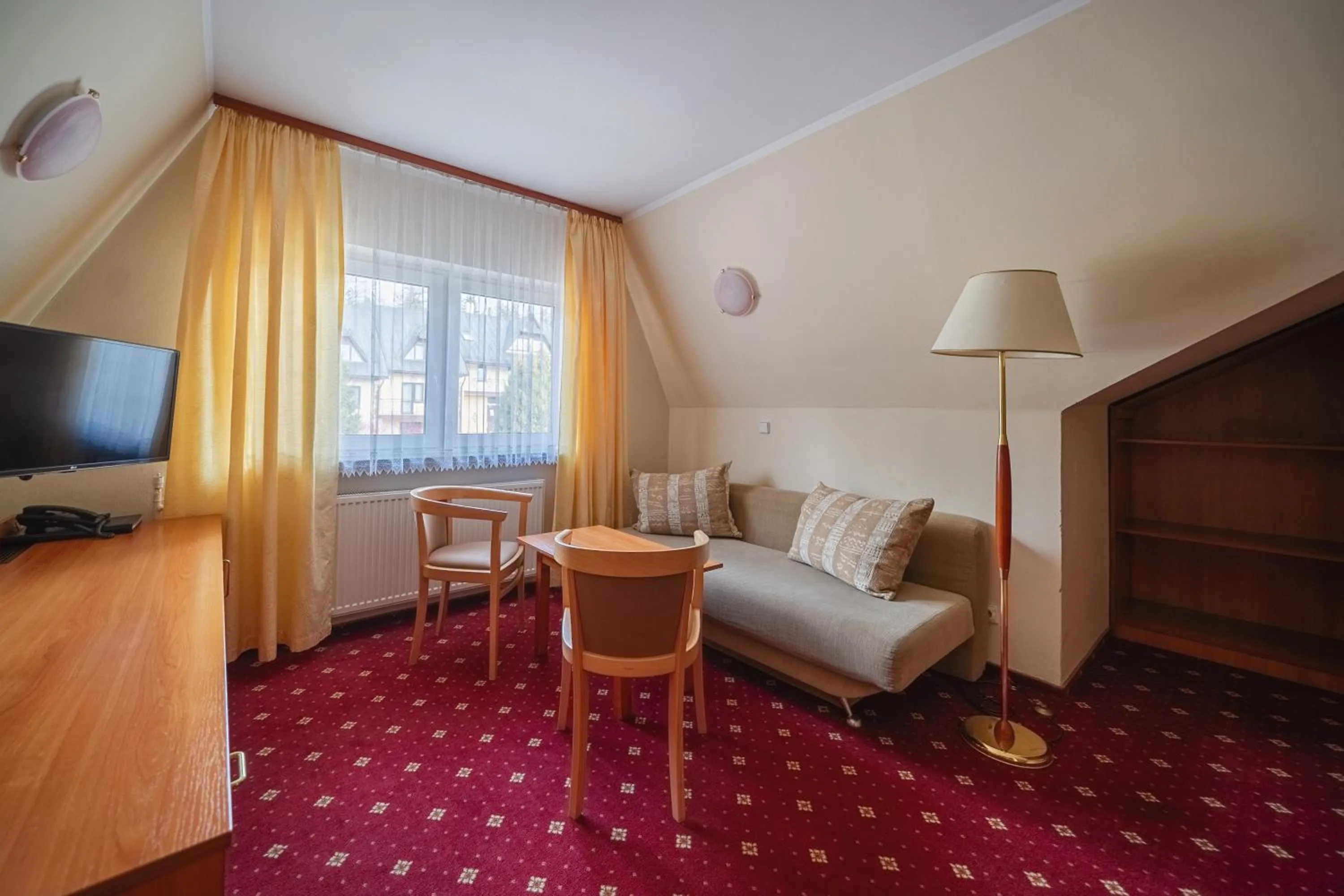 Communal lounge/ TV room, Bed in Kompleks Antałówka Termy & Med