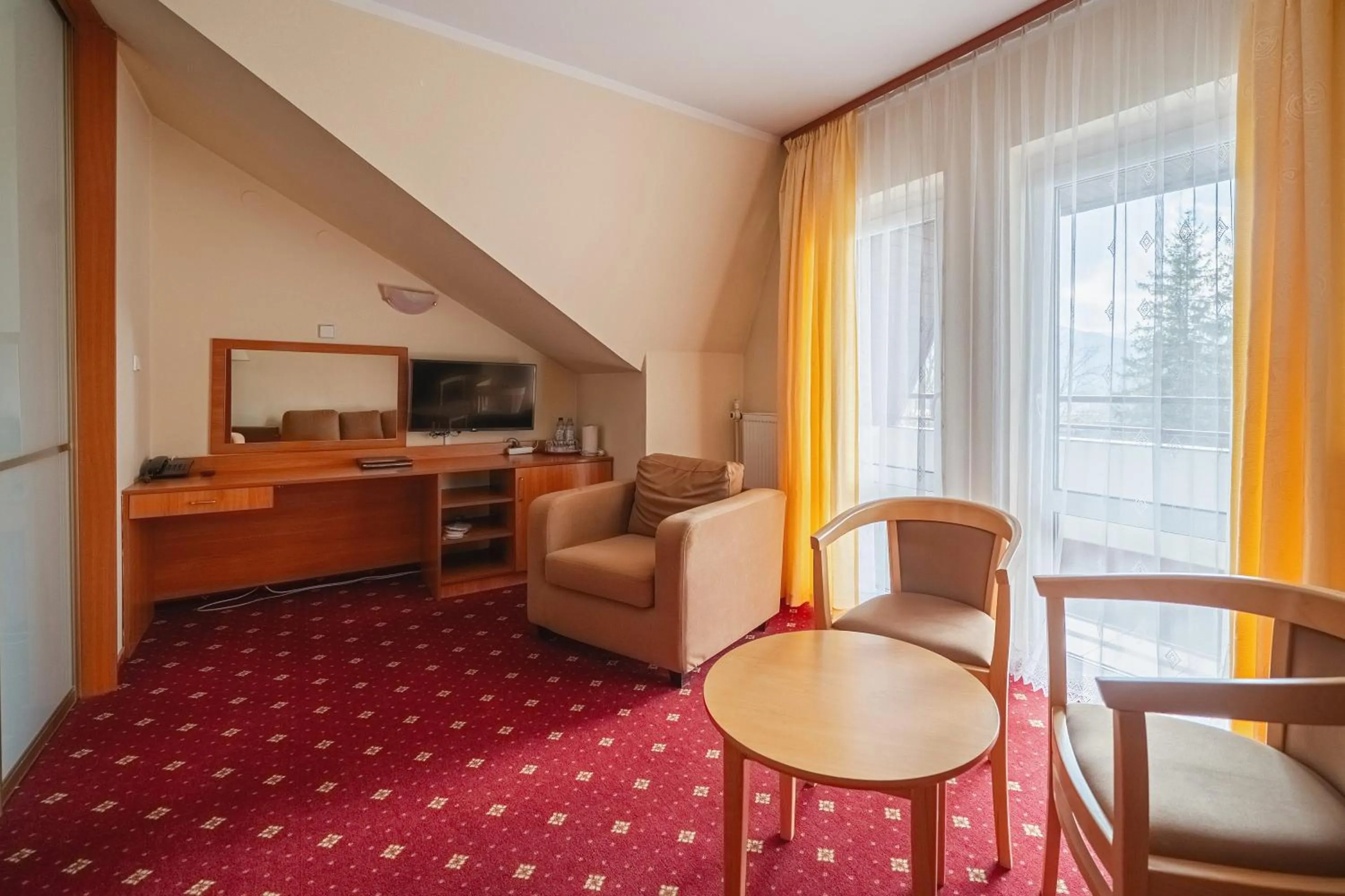 TV and multimedia in Kompleks Antałówka Termy & Med