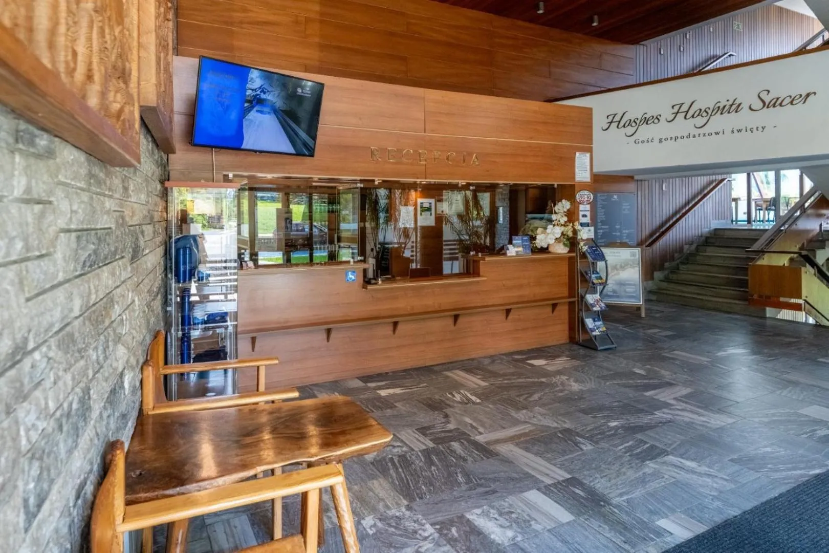 Restaurant/places to eat in Zespół Tatry - Hotel Tatry i Budynek Turystyczny