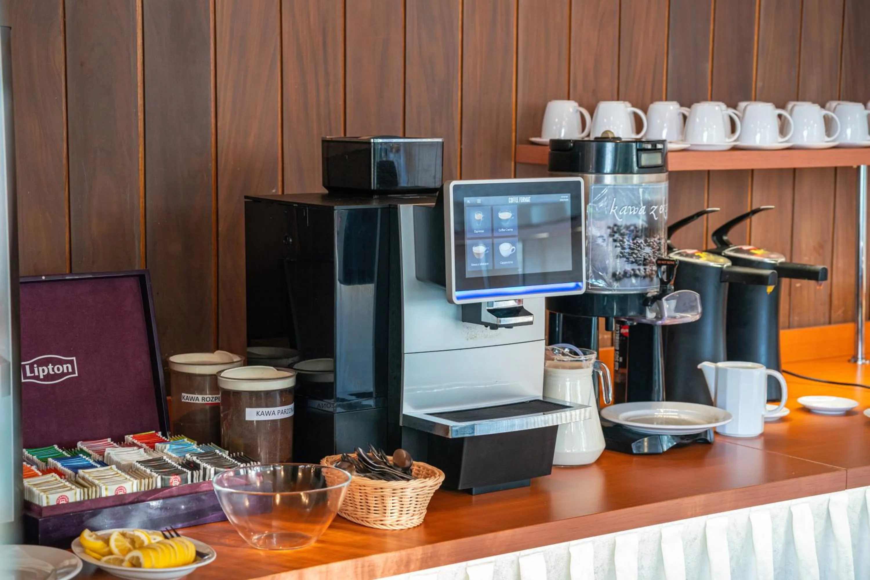 Coffee/tea facilities in Zespół Tatry - Hotel Tatry i Budynek Turystyczny