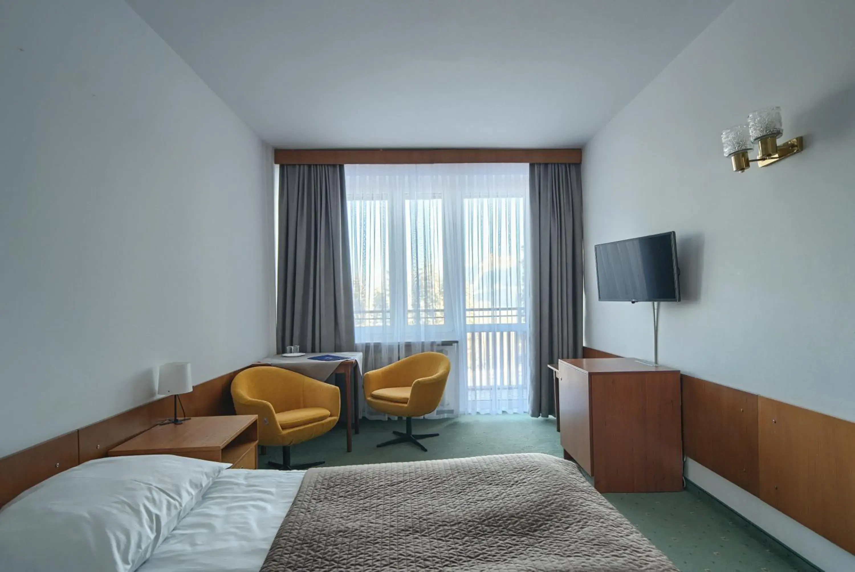 Twin Room with Mountain View - Hotel *** in Zespół Tatry - Hotel Tatry i Budynek Turystyczny Twin Room with Mountain View - Hotel *** in Zespół Tatry - Hotel Tatry i Budynek Turystyczny