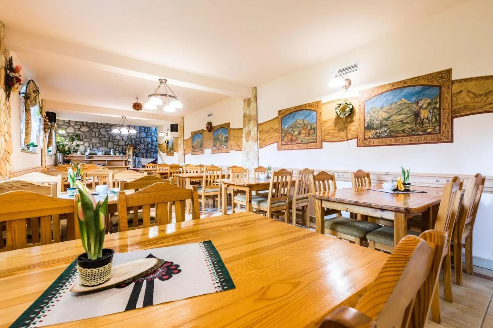 Dining area in Willa Cetynka