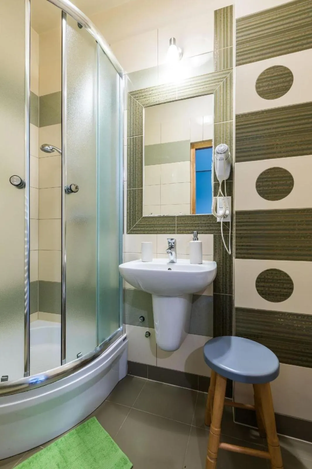 Shower in Willa Cetynka