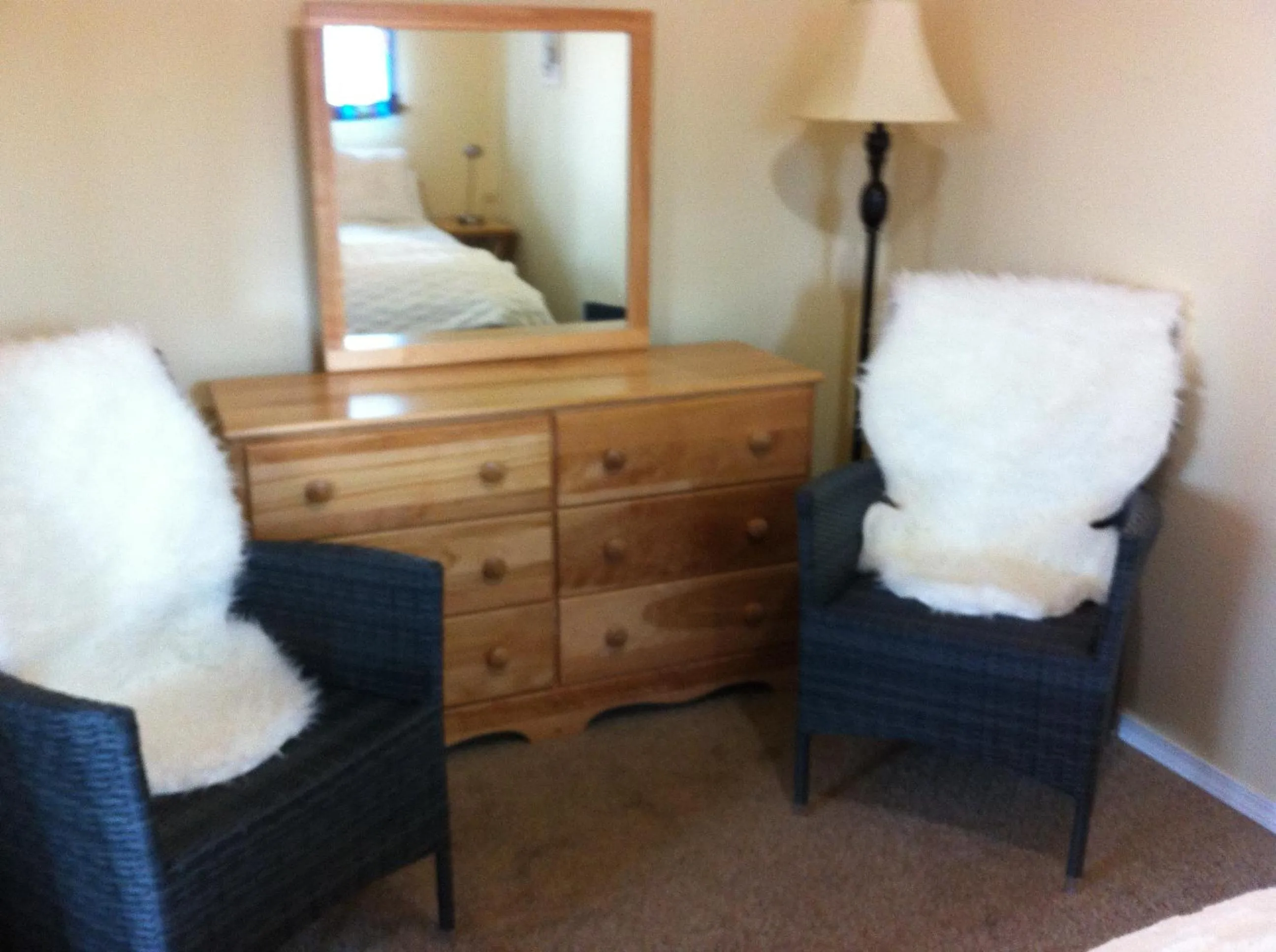 Photo of the whole room, Bed in Eagle Bear Lodge