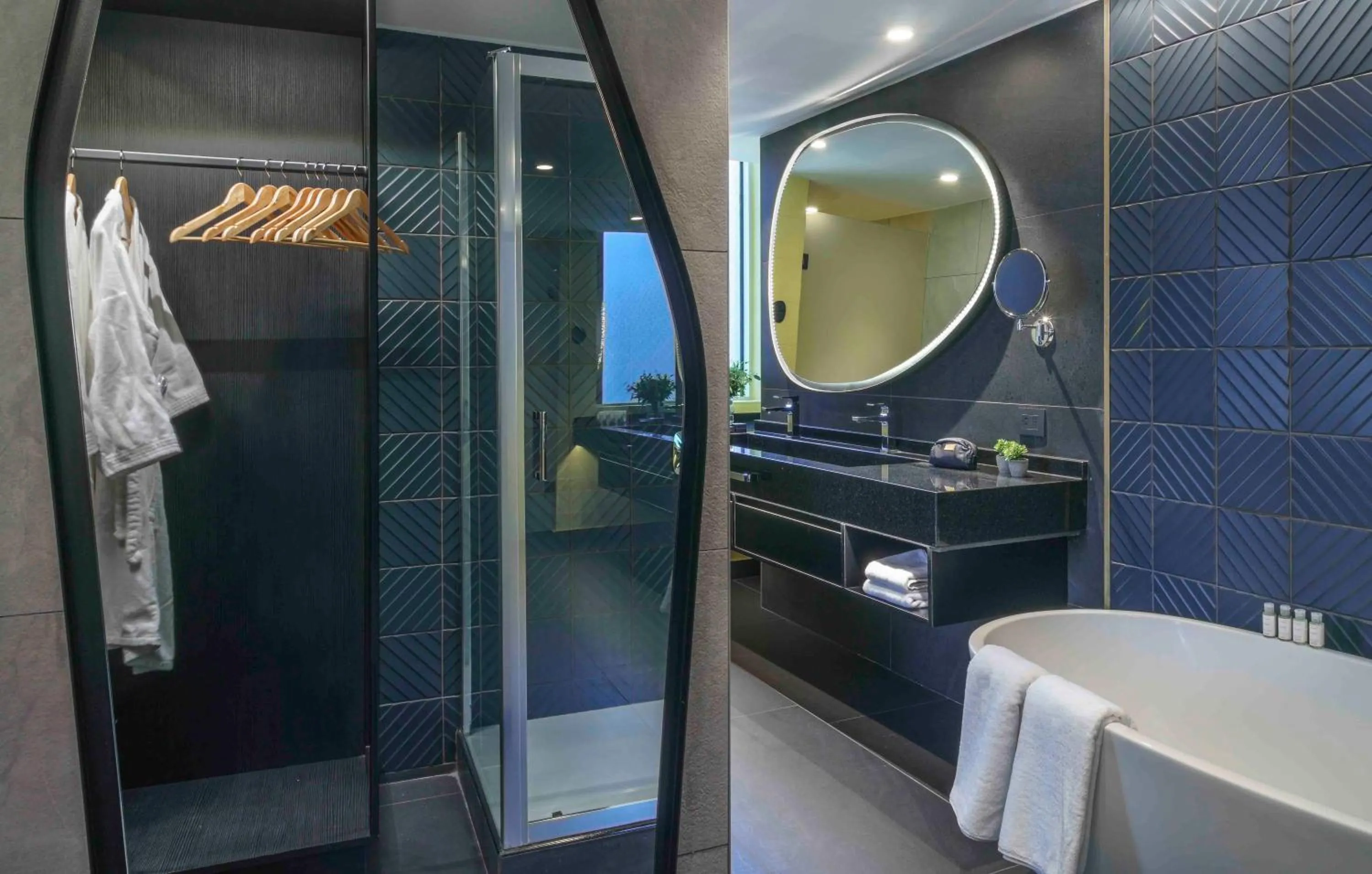 Shower in Pullman Santiago El Bosque