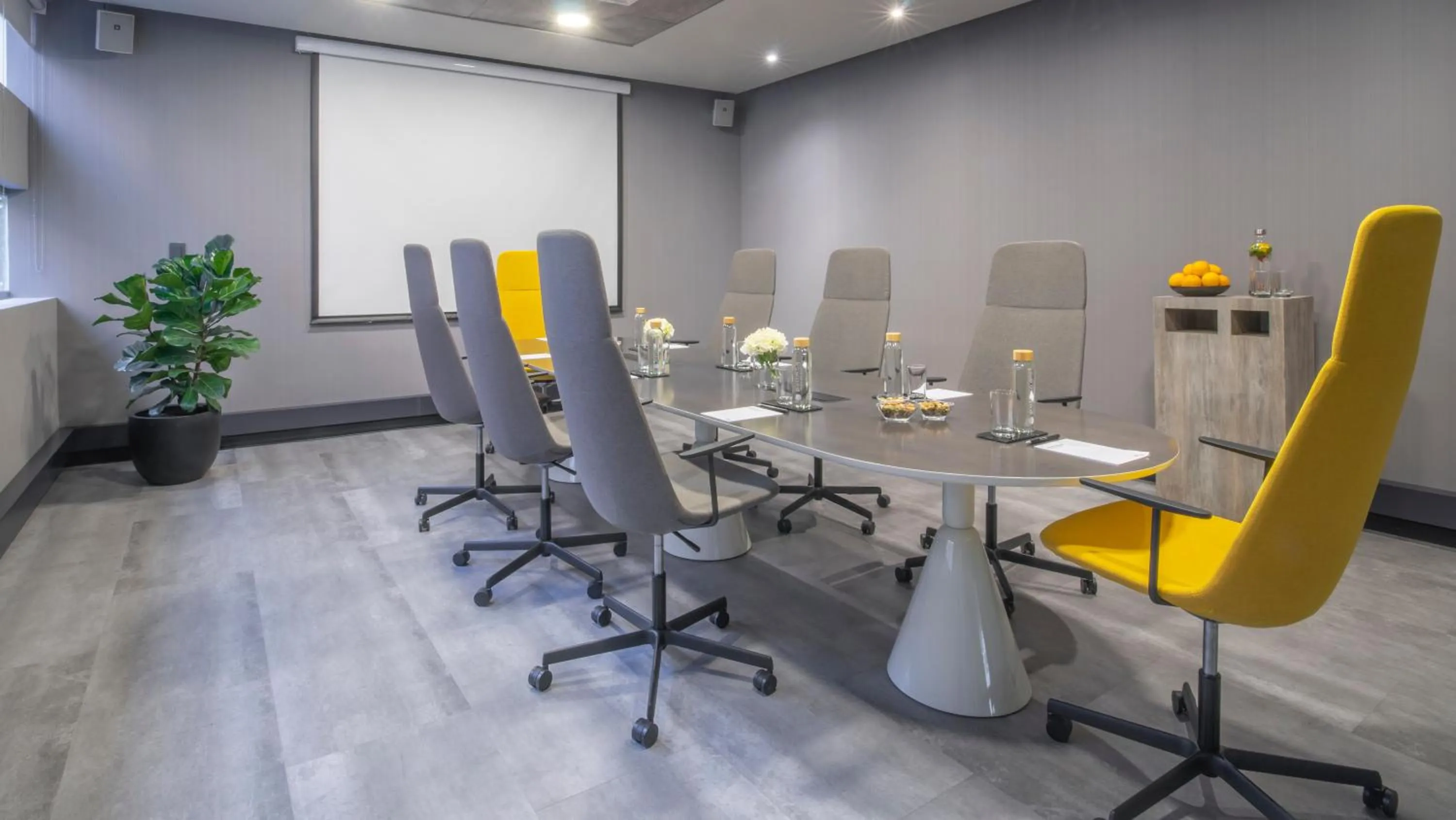 Meeting/conference room in Pullman Santiago El Bosque