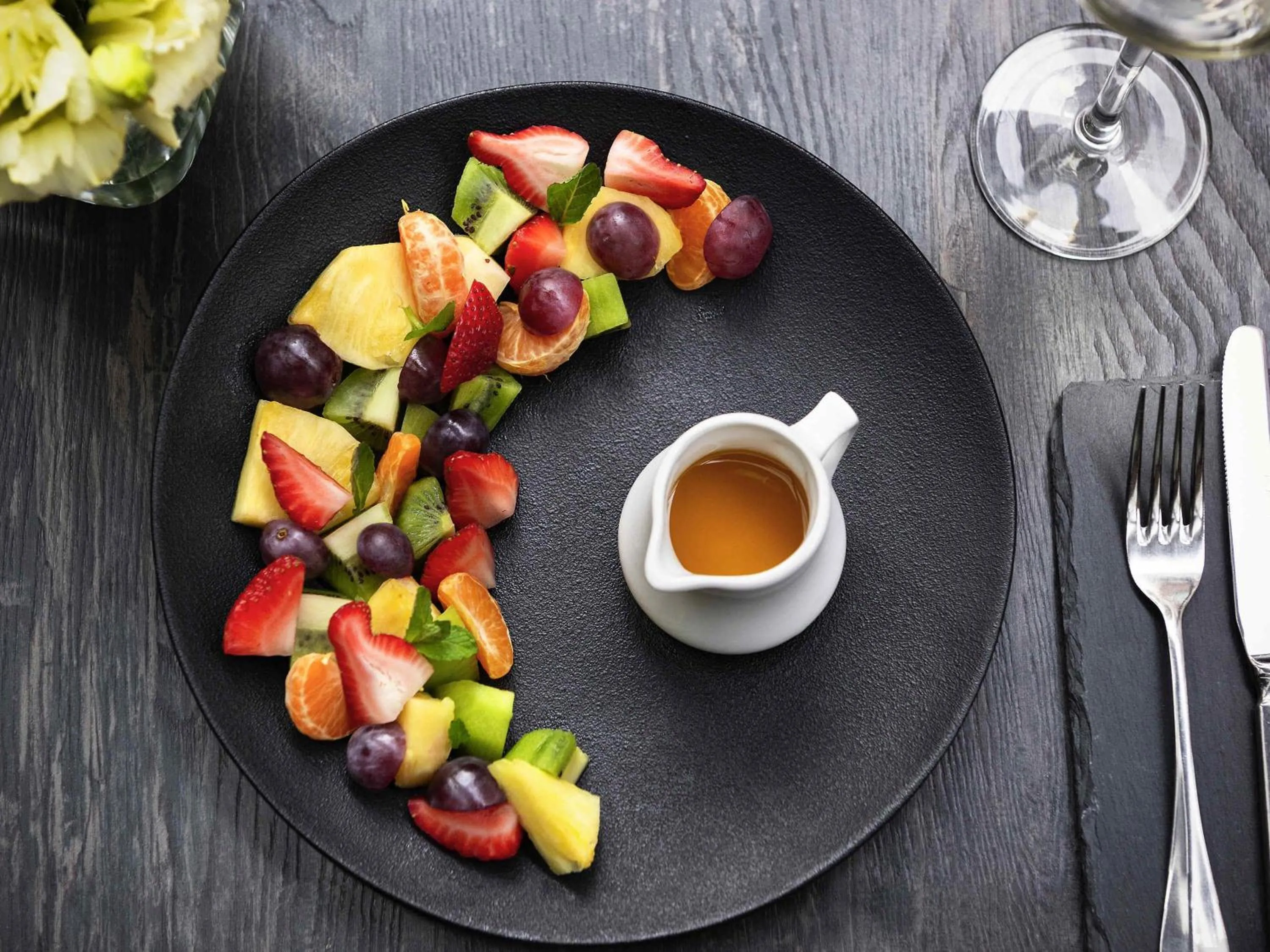 Restaurant/places to eat in Pullman Santiago El Bosque