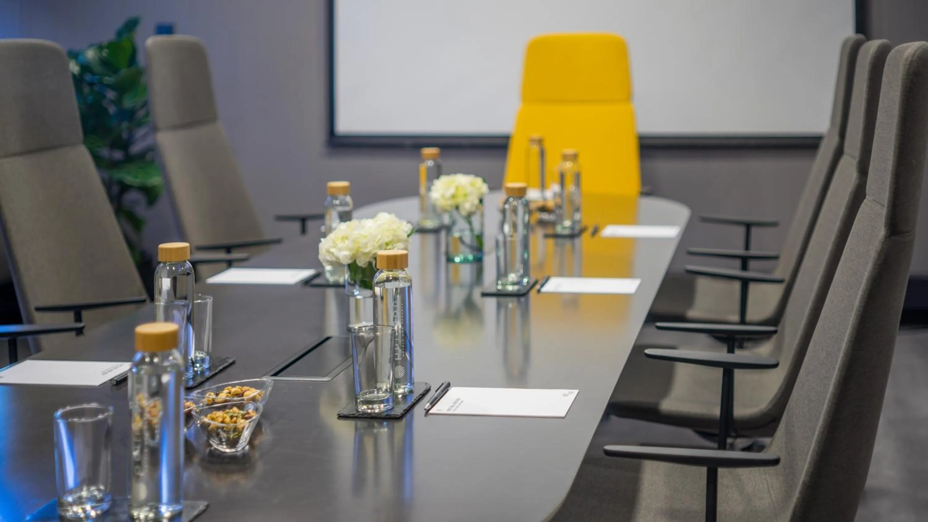 Meeting/conference room in Pullman Santiago El Bosque