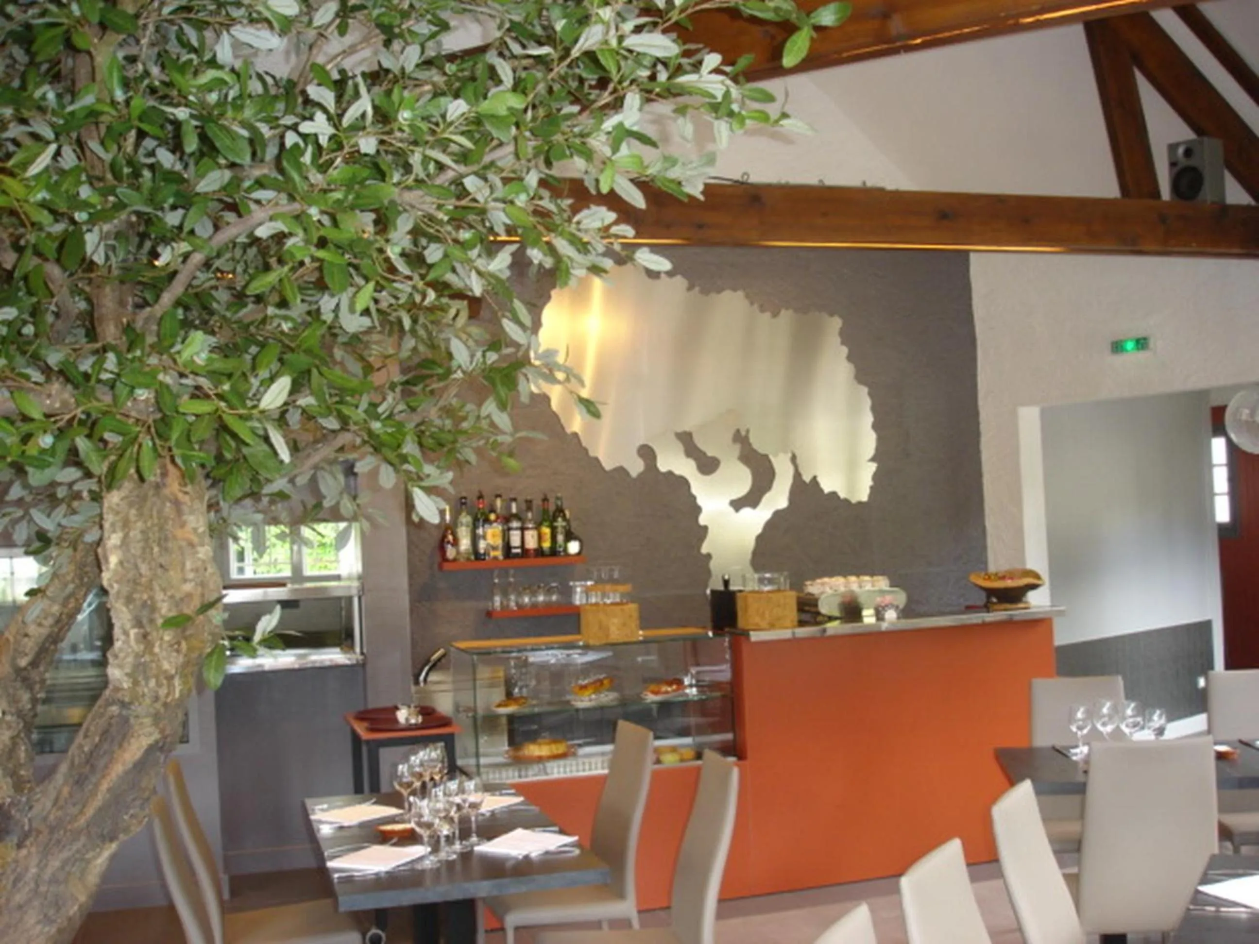 Restaurant/places to eat in Hotel-Restaurant Du Lac