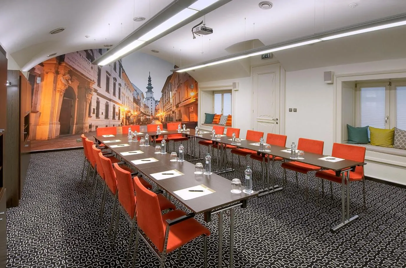 Communal lounge/ TV room in Roset Hotel & Residence