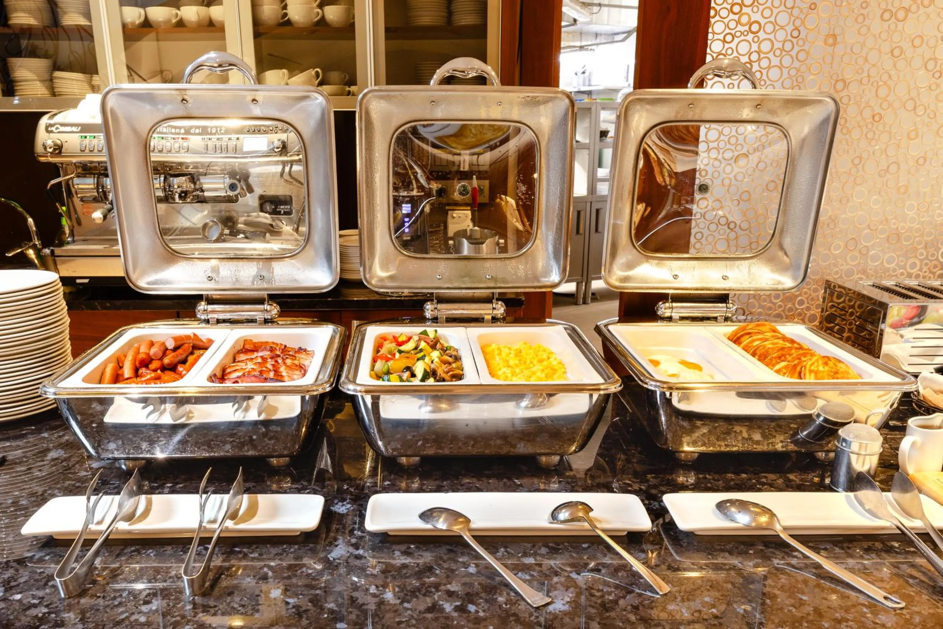 Breakfast in Roset Hotel & Residence