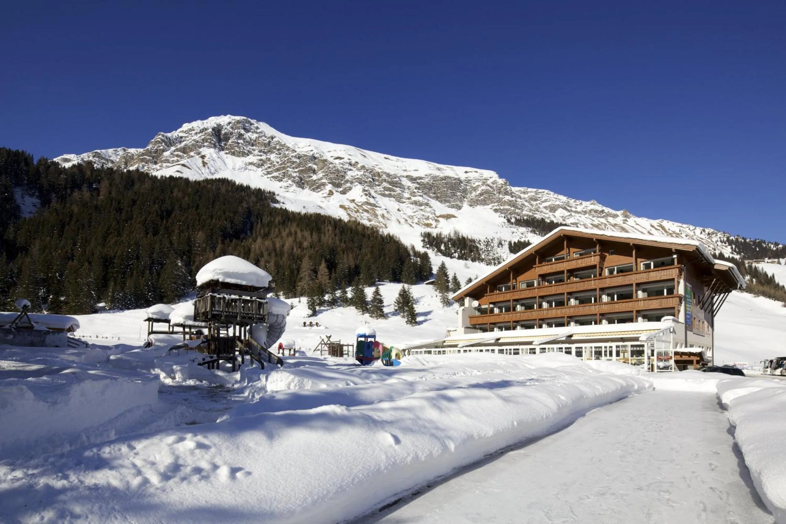Facade/entrance in Kinder- & Gletscherhotel Hintertuxerhof