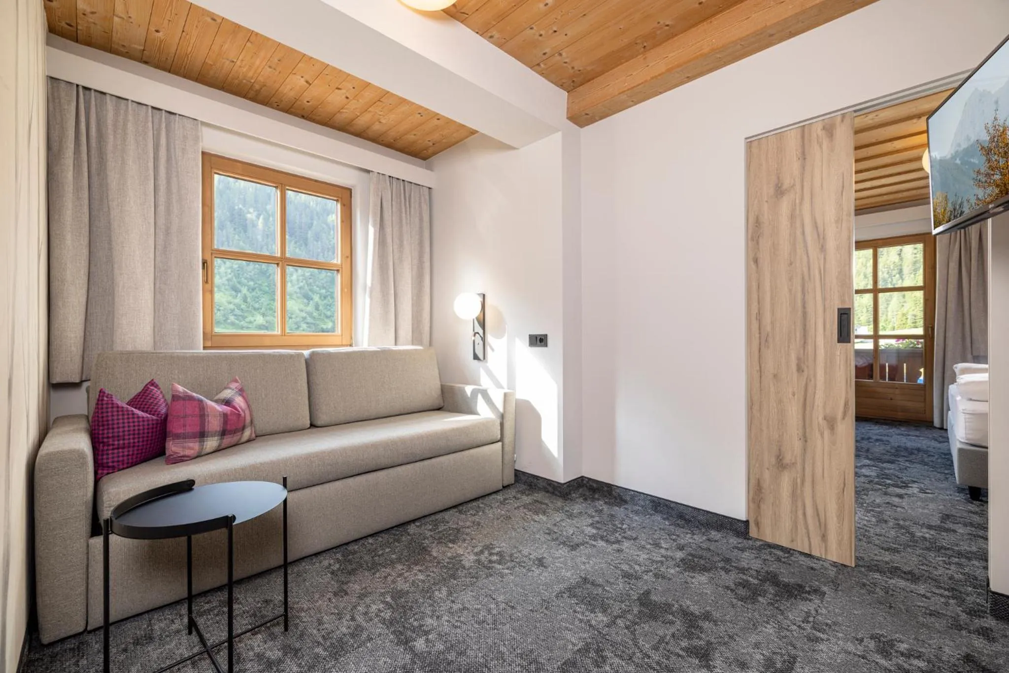 Photo of the whole room, Bed in Kinder- & Gletscherhotel Hintertuxerhof