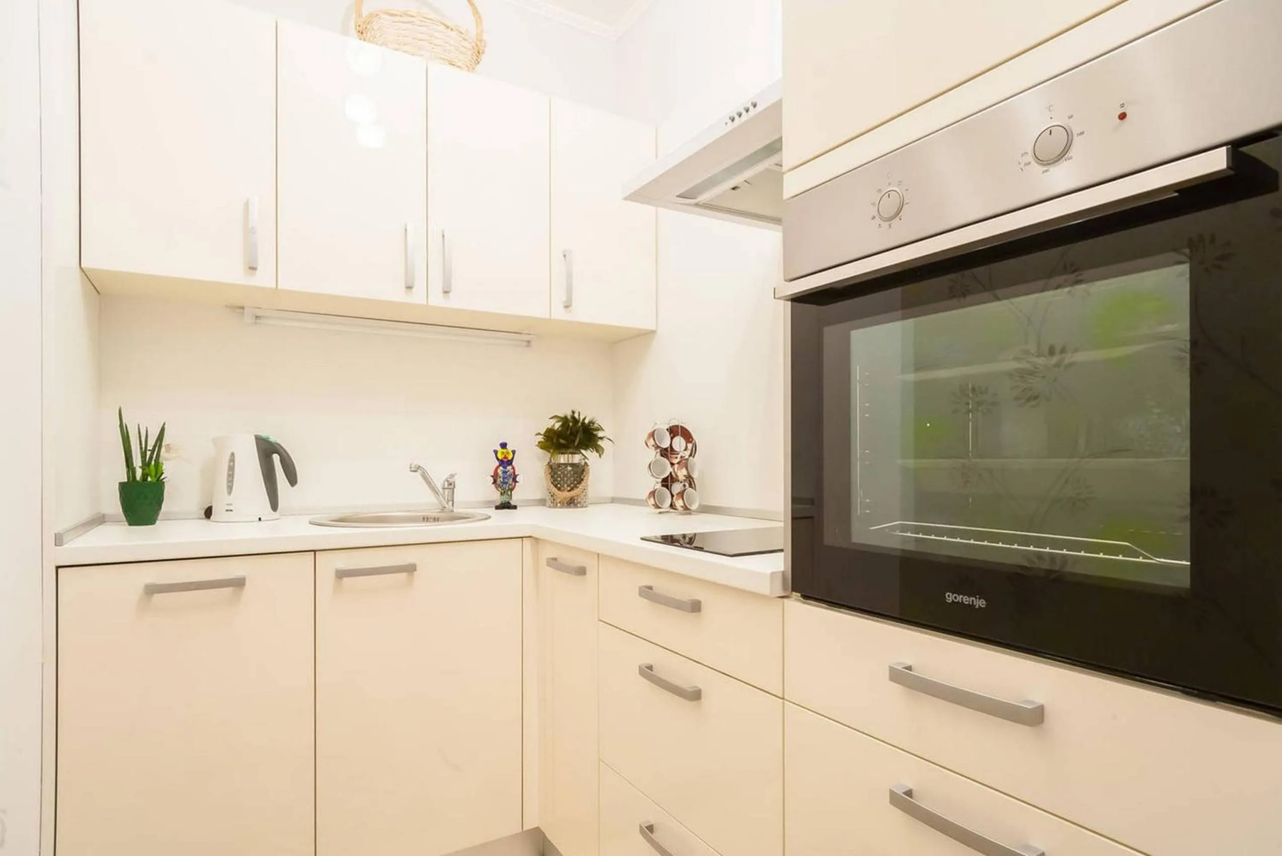 Apt "Budva" with Sea View and Garage Parking