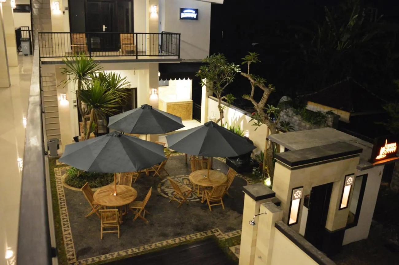 Restaurant/places to eat in Tirtha Canggu Suites