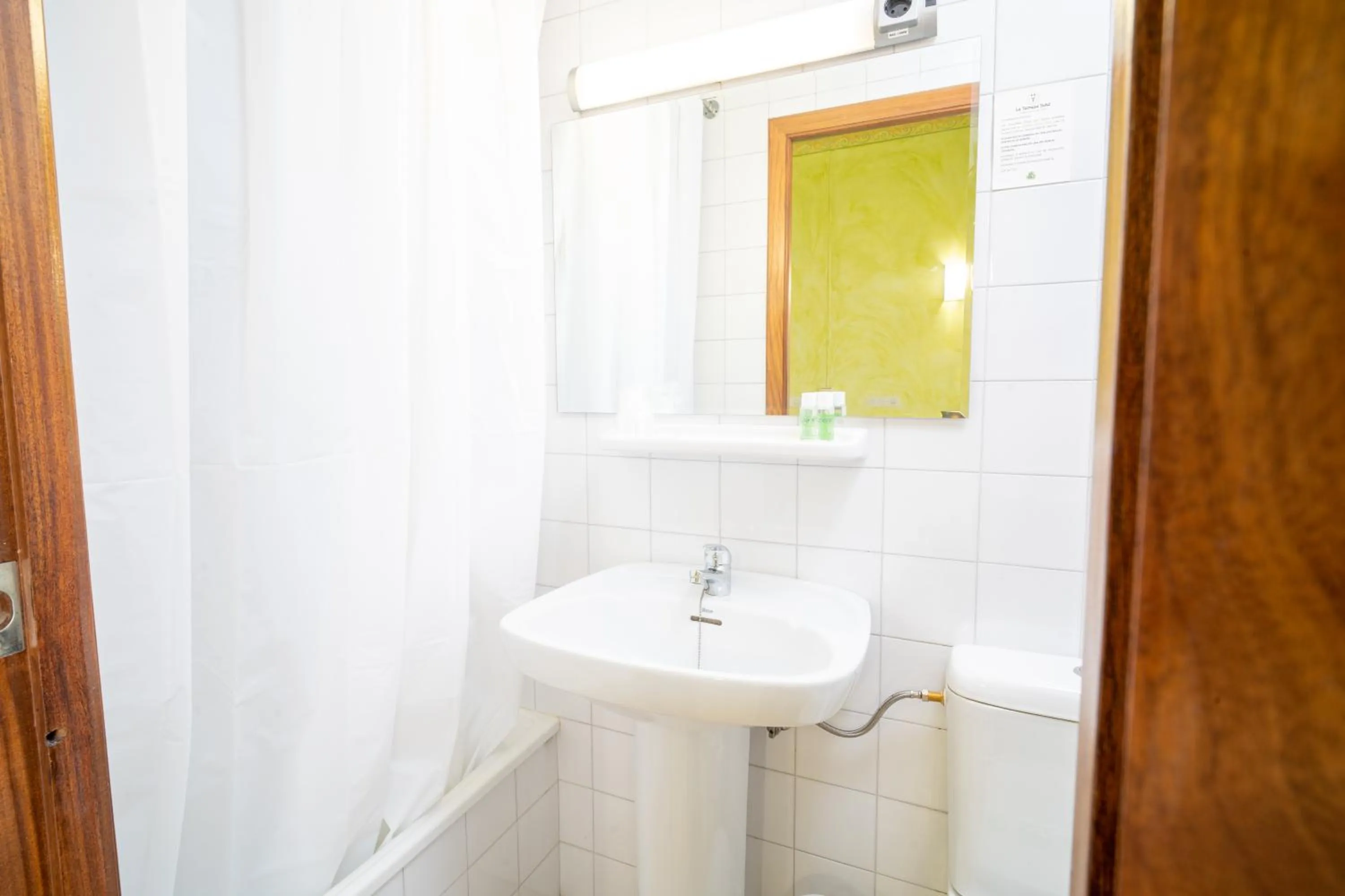 Bathroom in Hotel La Terraza