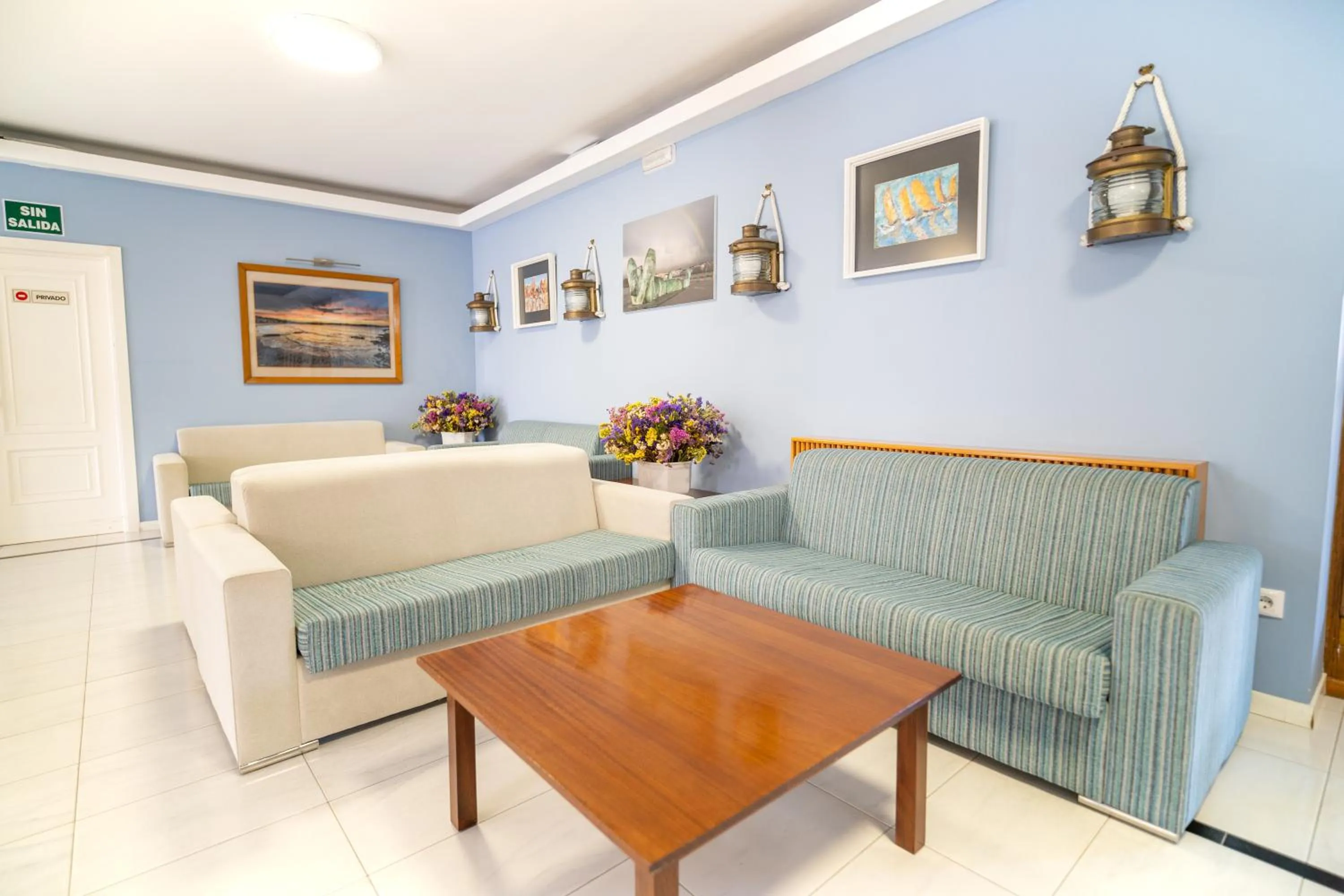 Lobby or reception in Hotel La Terraza