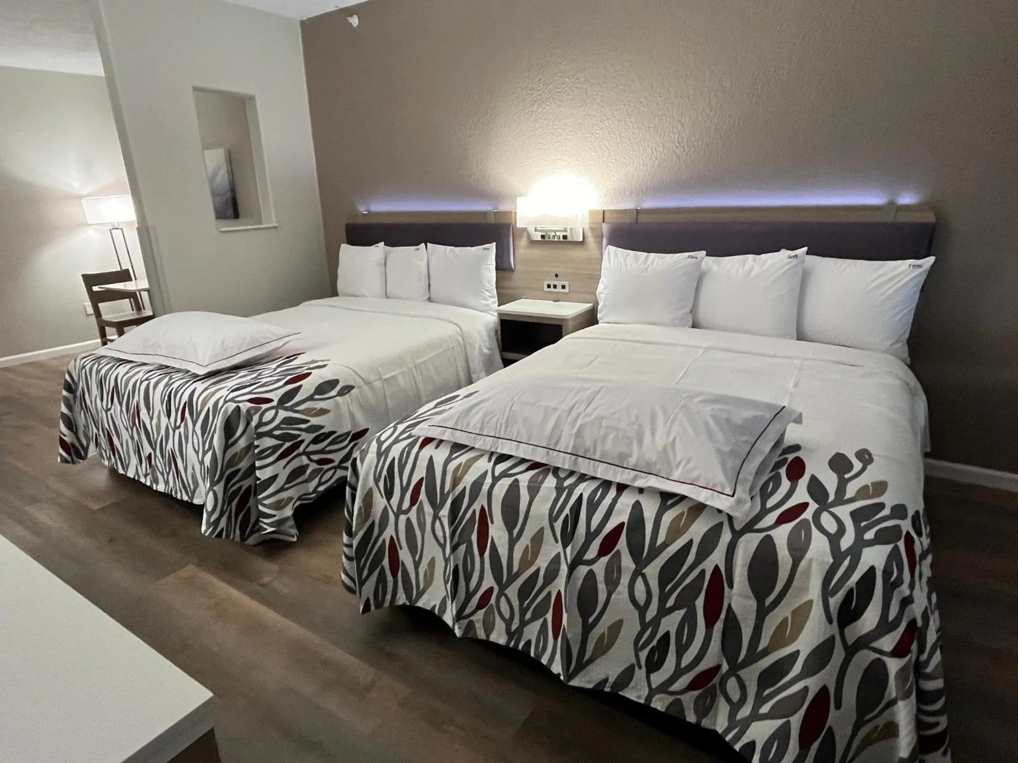 Bedroom, Bed in Quality Suites North IH 35