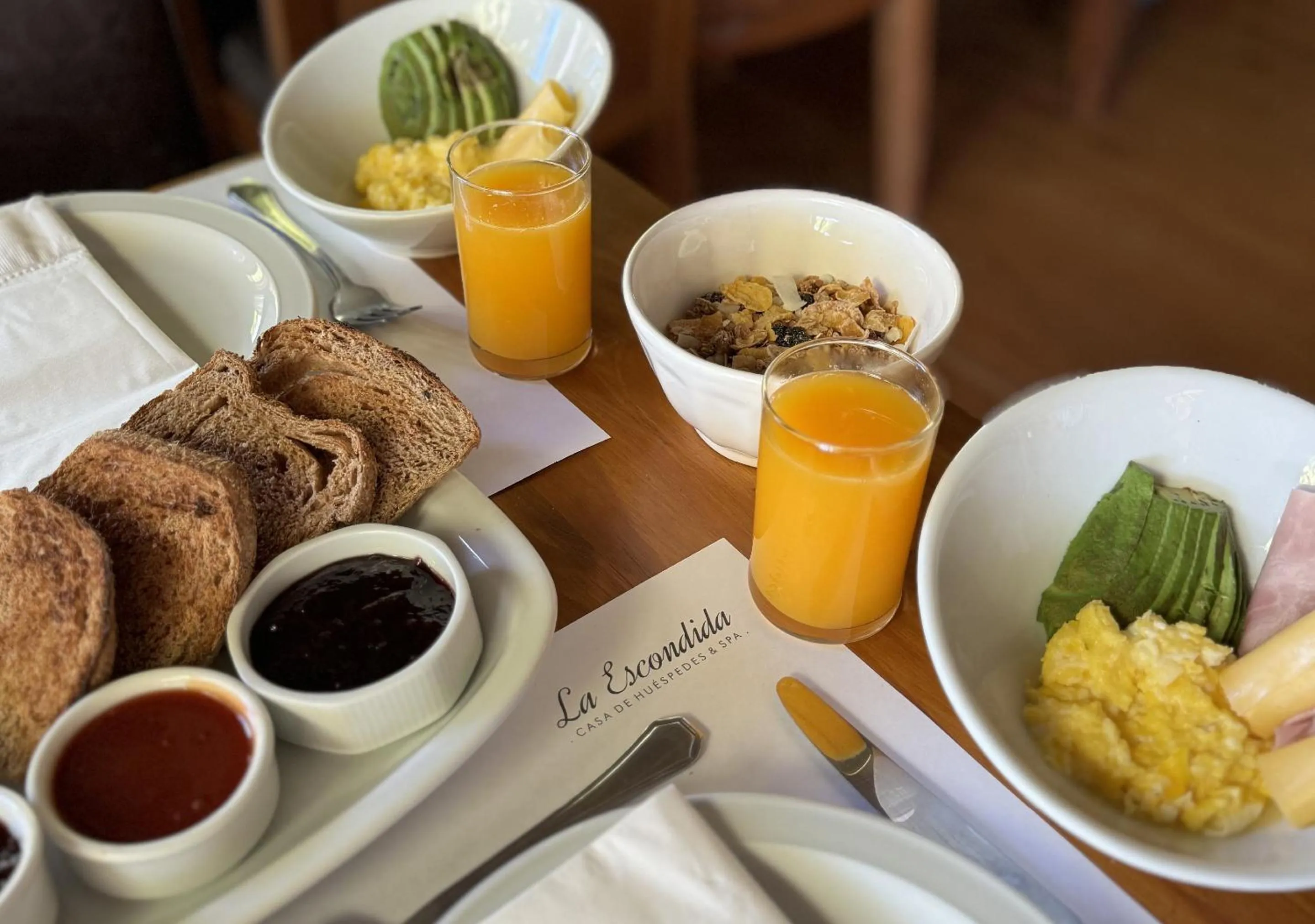 Breakfast in La Escondida Casa De Huespedes & Spa