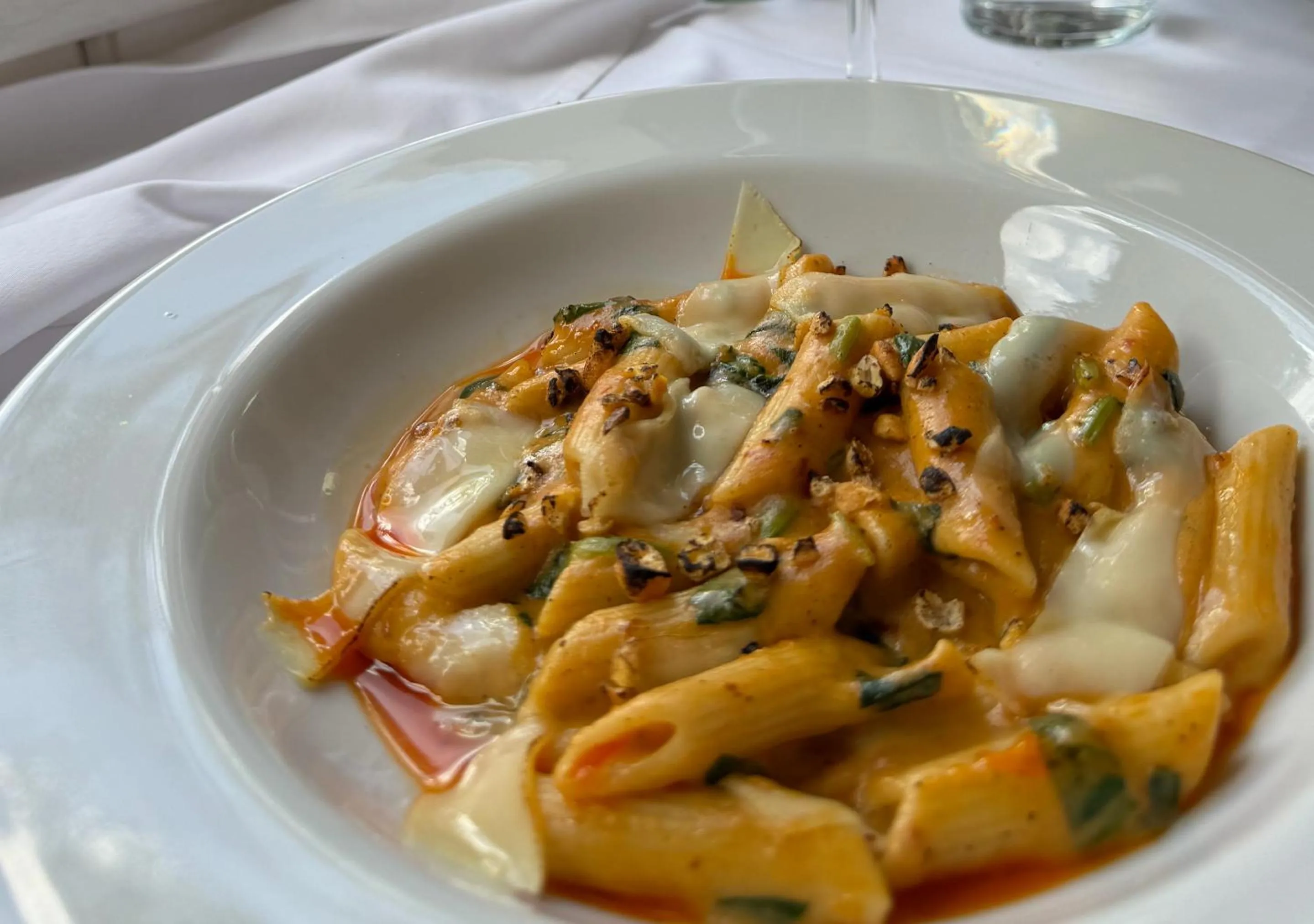 Restaurant/places to eat in La Escondida Casa De Huespedes & Spa