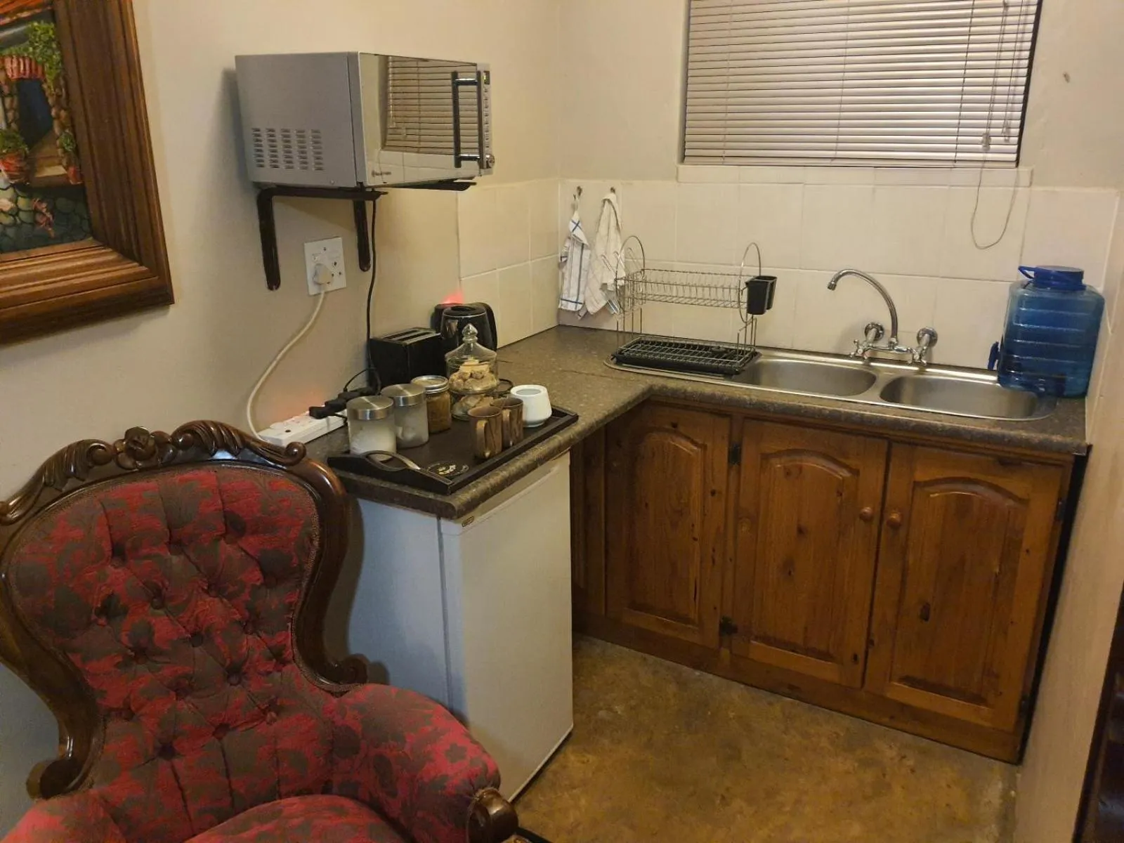 Kitchen or kitchenette in Gemsbok Cottage