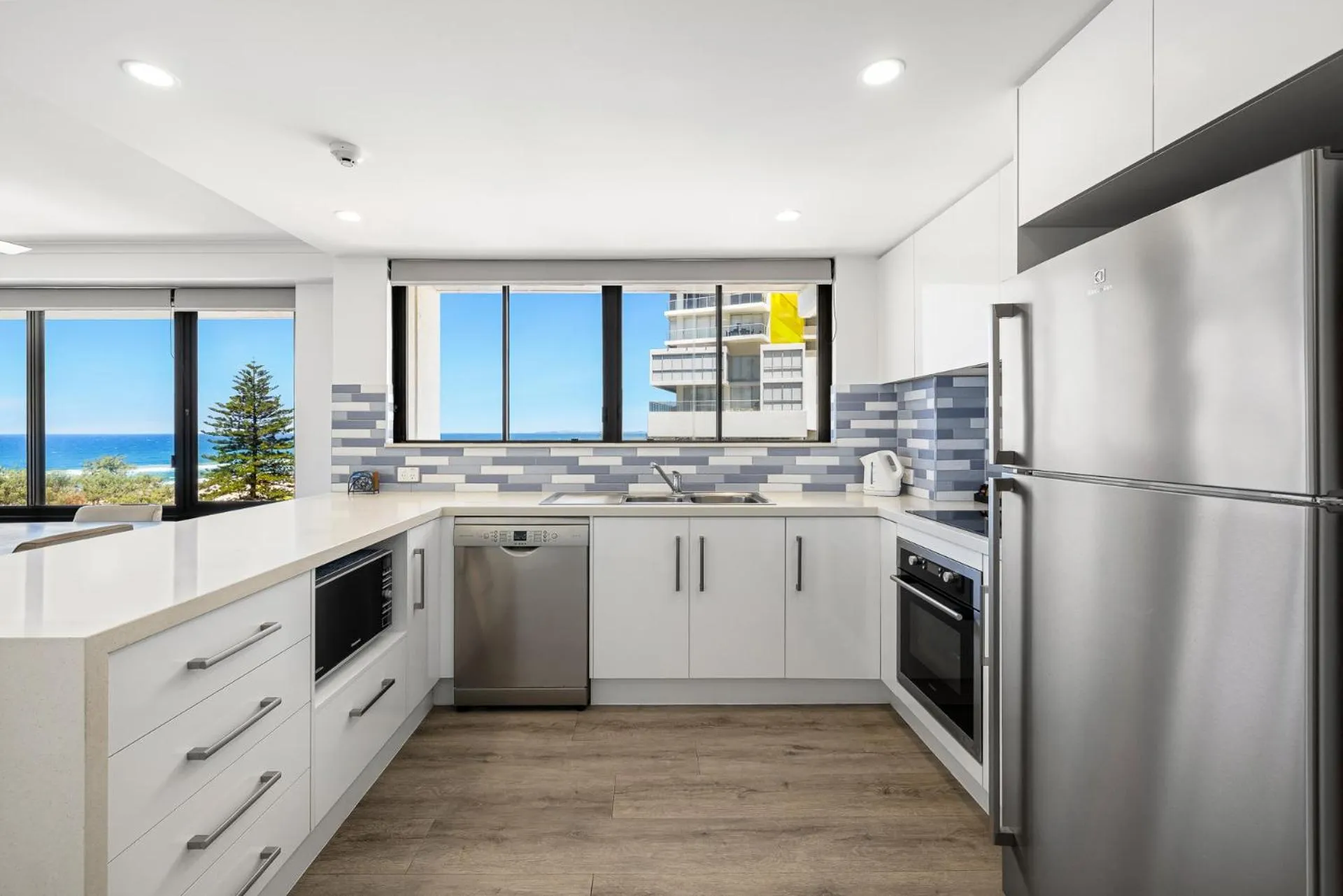 Kitchen or kitchenette in South Pacific Plaza - Official