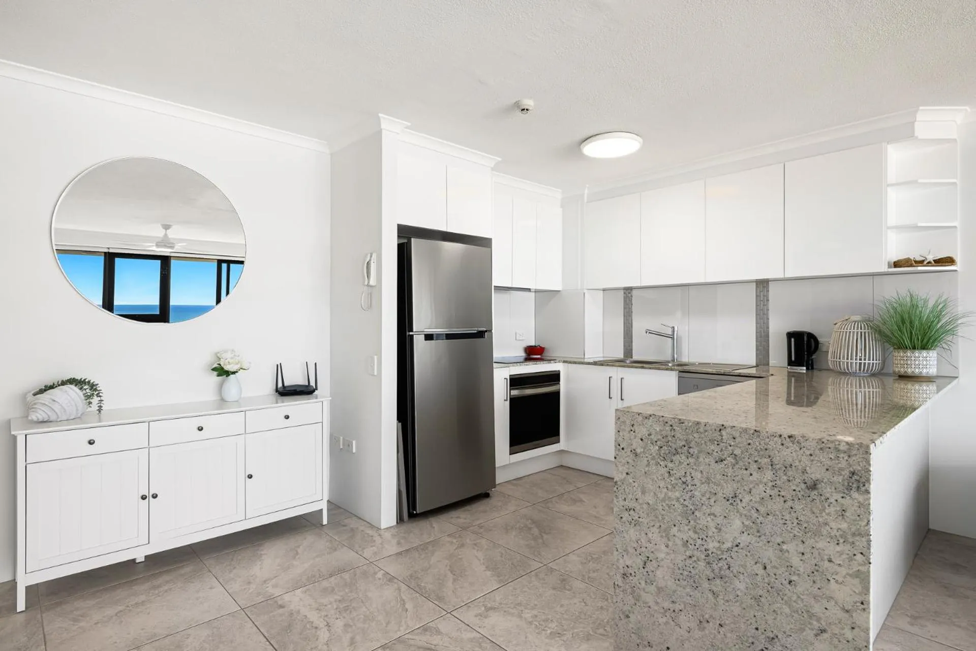 Kitchen or kitchenette in South Pacific Plaza - Official