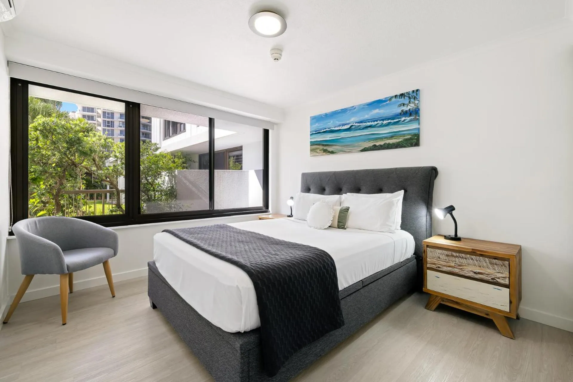 Bed in South Pacific Plaza - Official