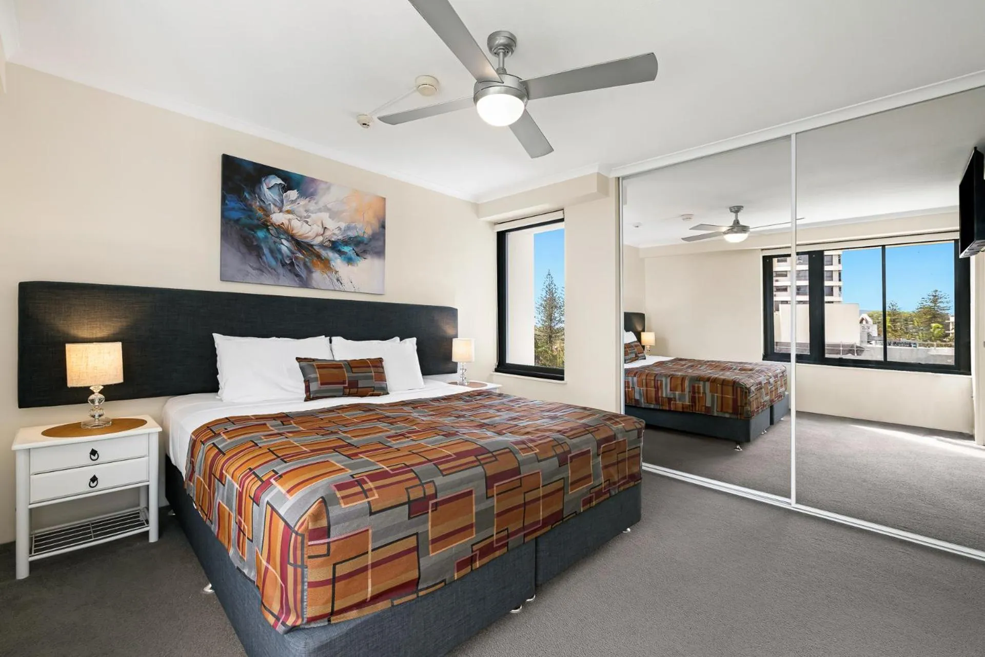 Bed in South Pacific Plaza - Official