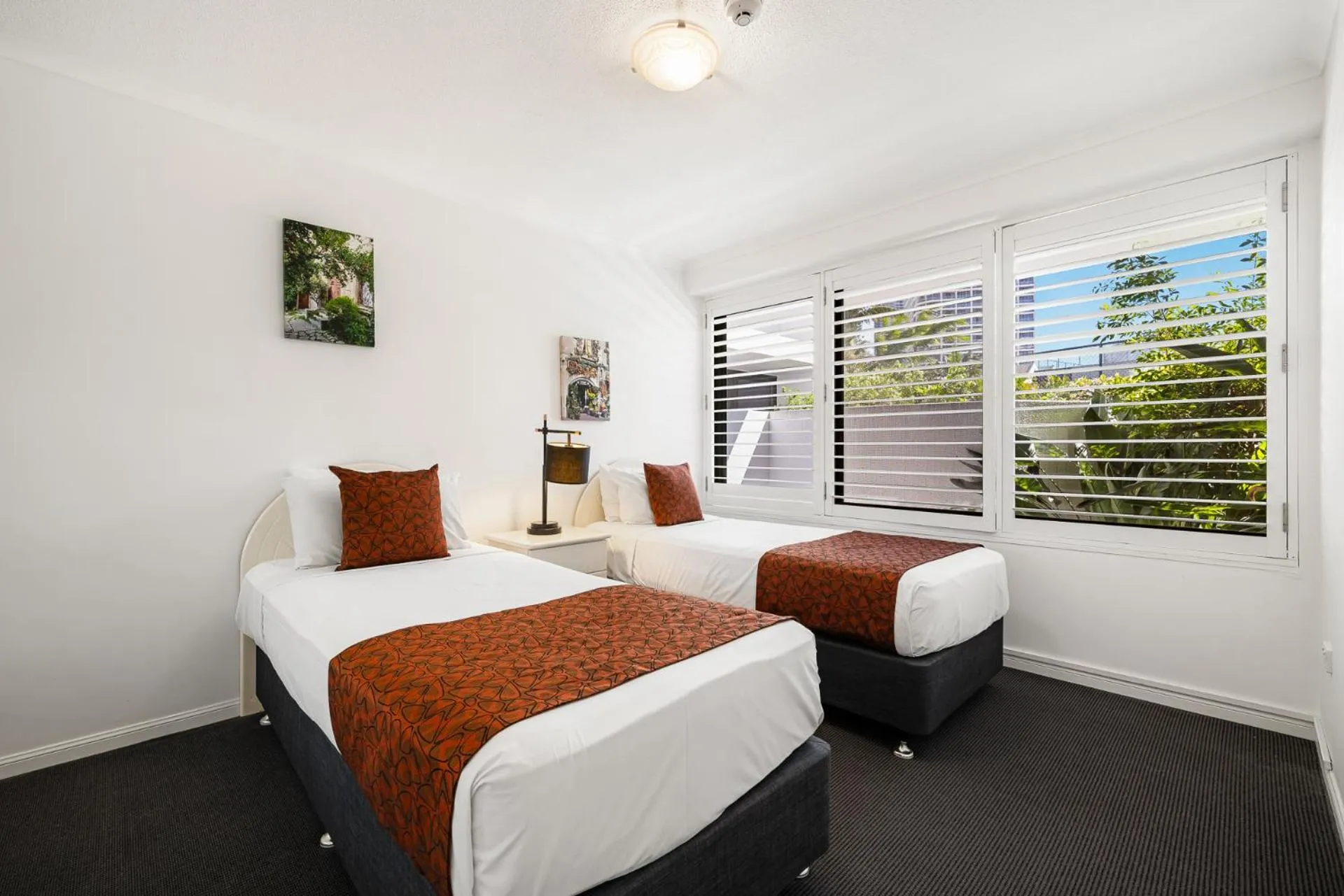 Bed in South Pacific Plaza - Official