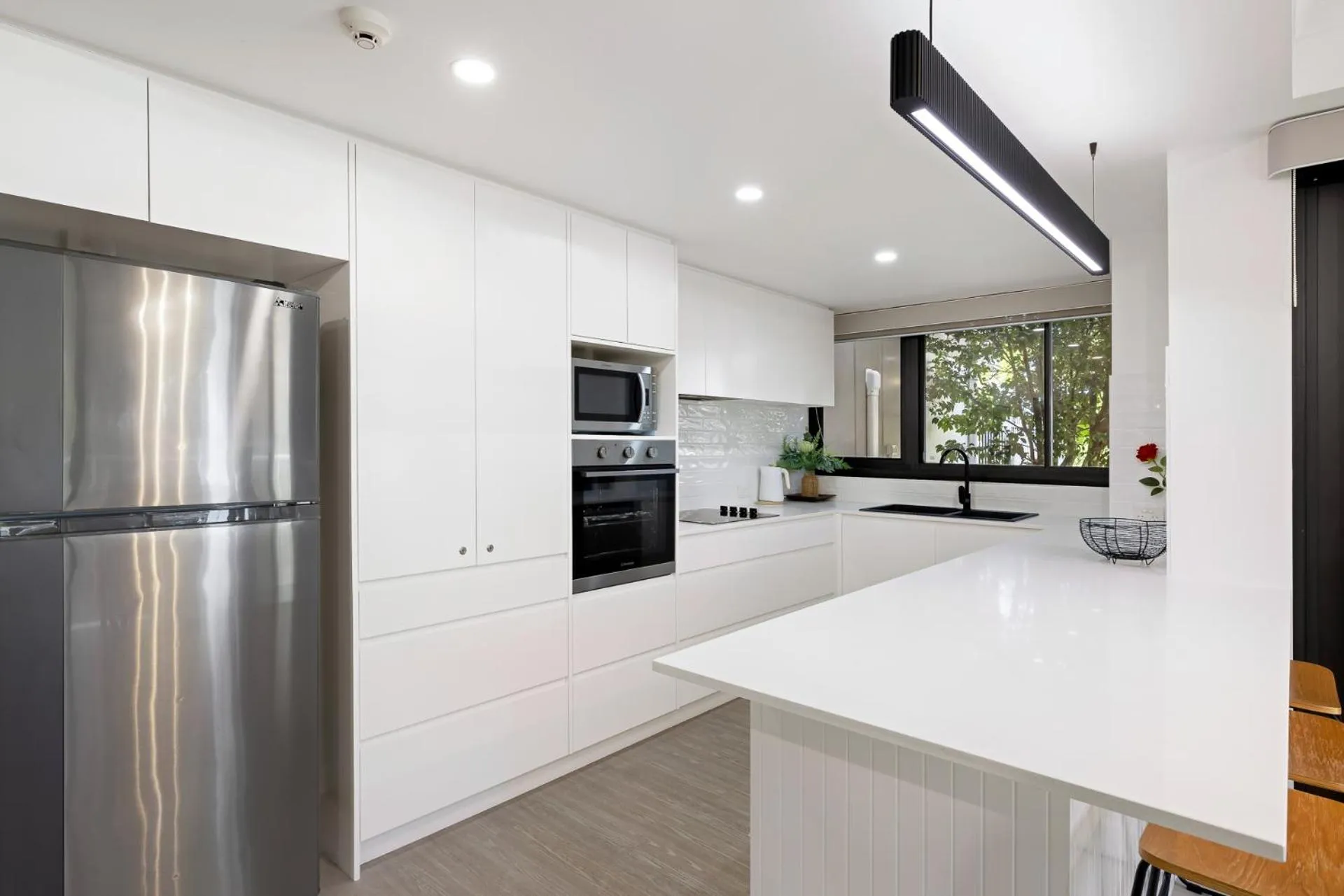 Kitchen or kitchenette in South Pacific Plaza - Official