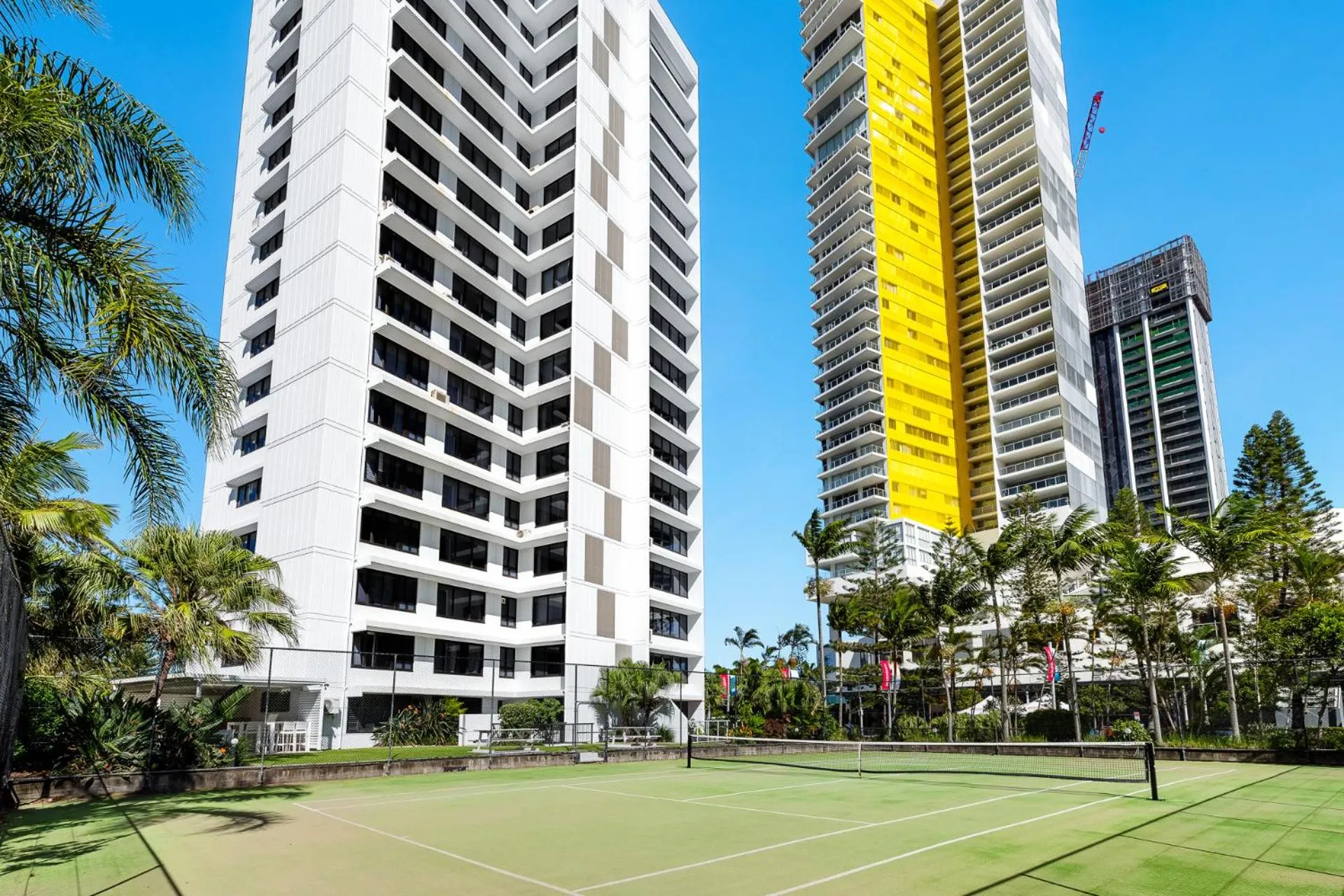 Tennis court in South Pacific Plaza - Official