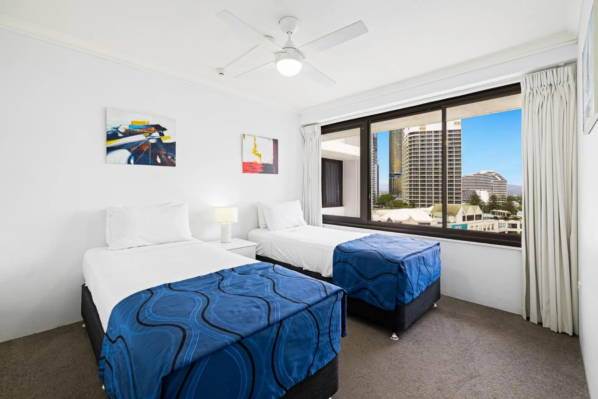 Bed in South Pacific Plaza - Official