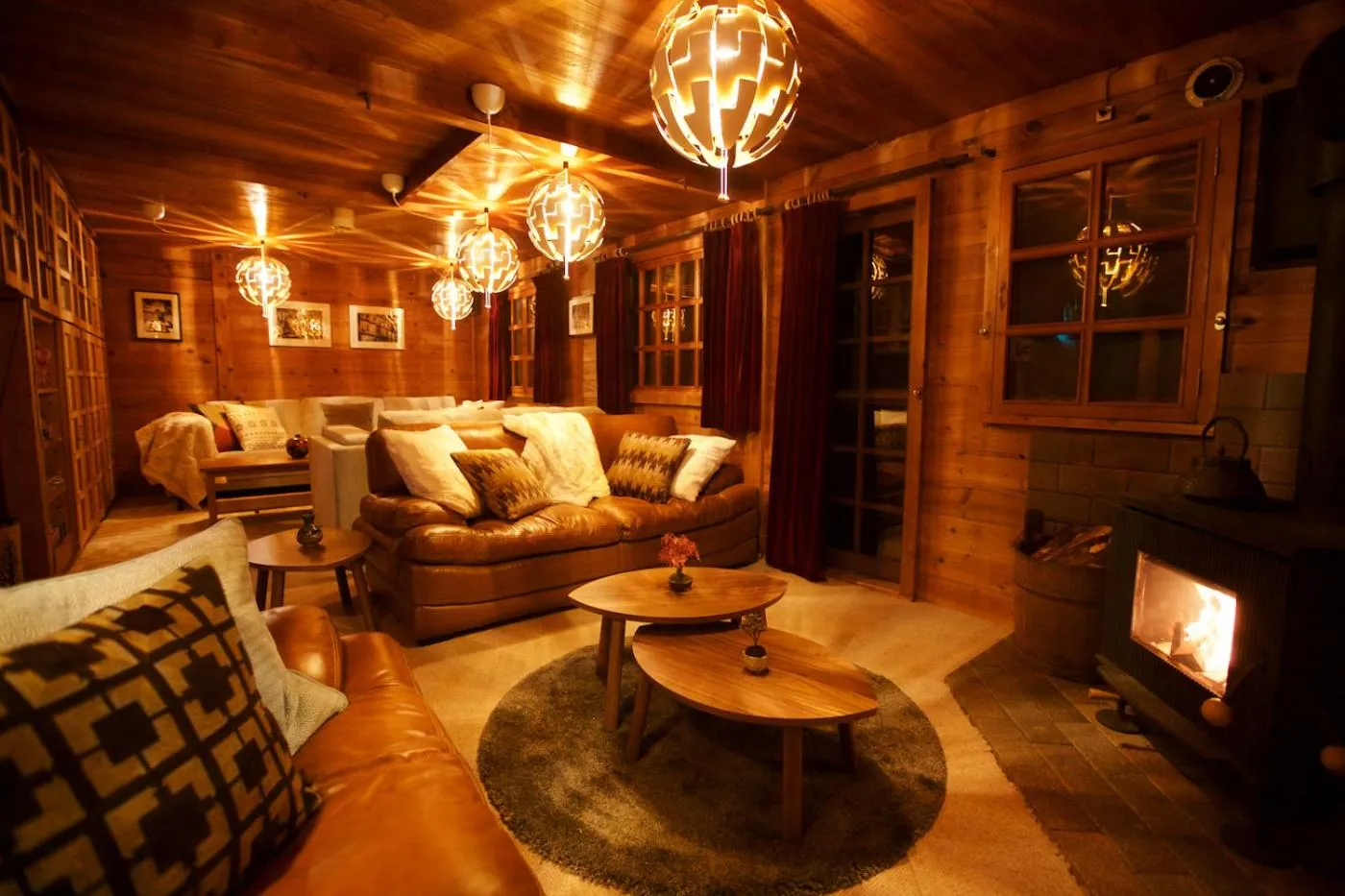 Communal lounge/ TV room in Snowball Chalet at Madarao Mountain