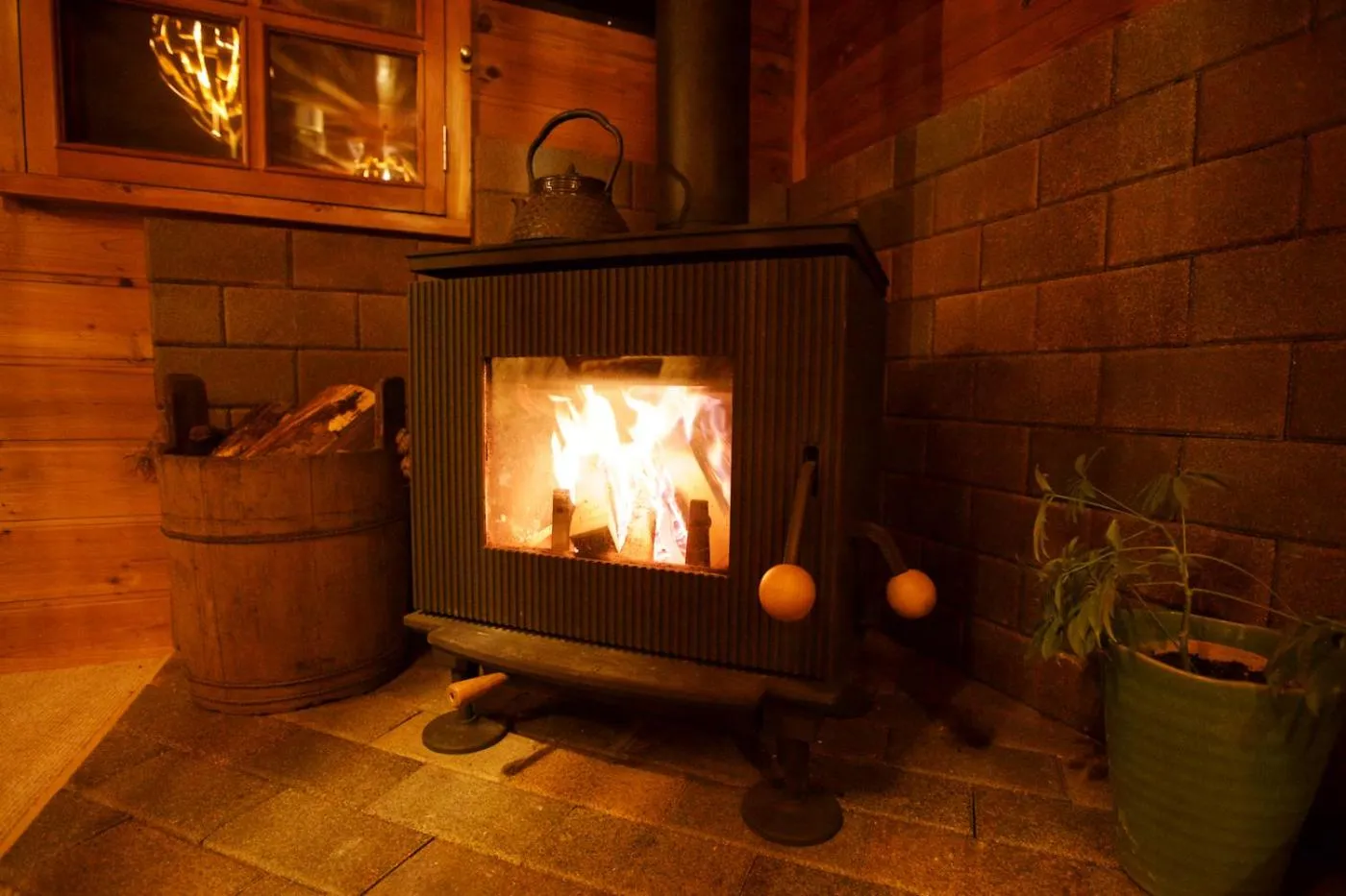 Communal lounge/ TV room in Snowball Chalet at Madarao Mountain