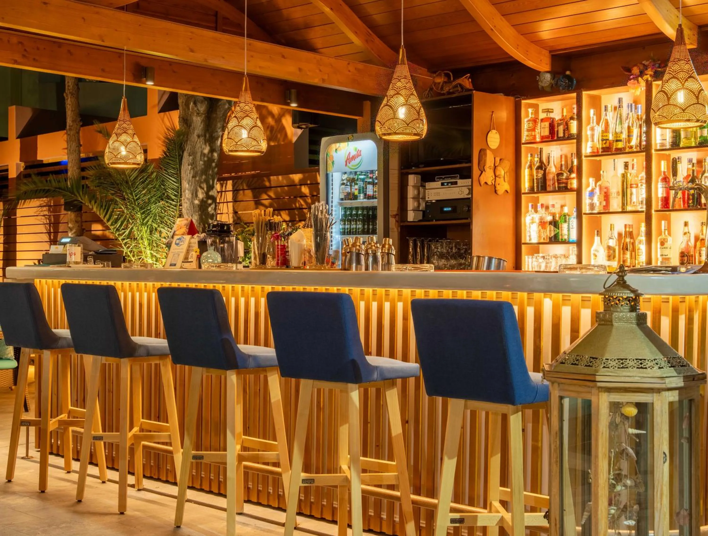 Paradise Hotel-Apartments