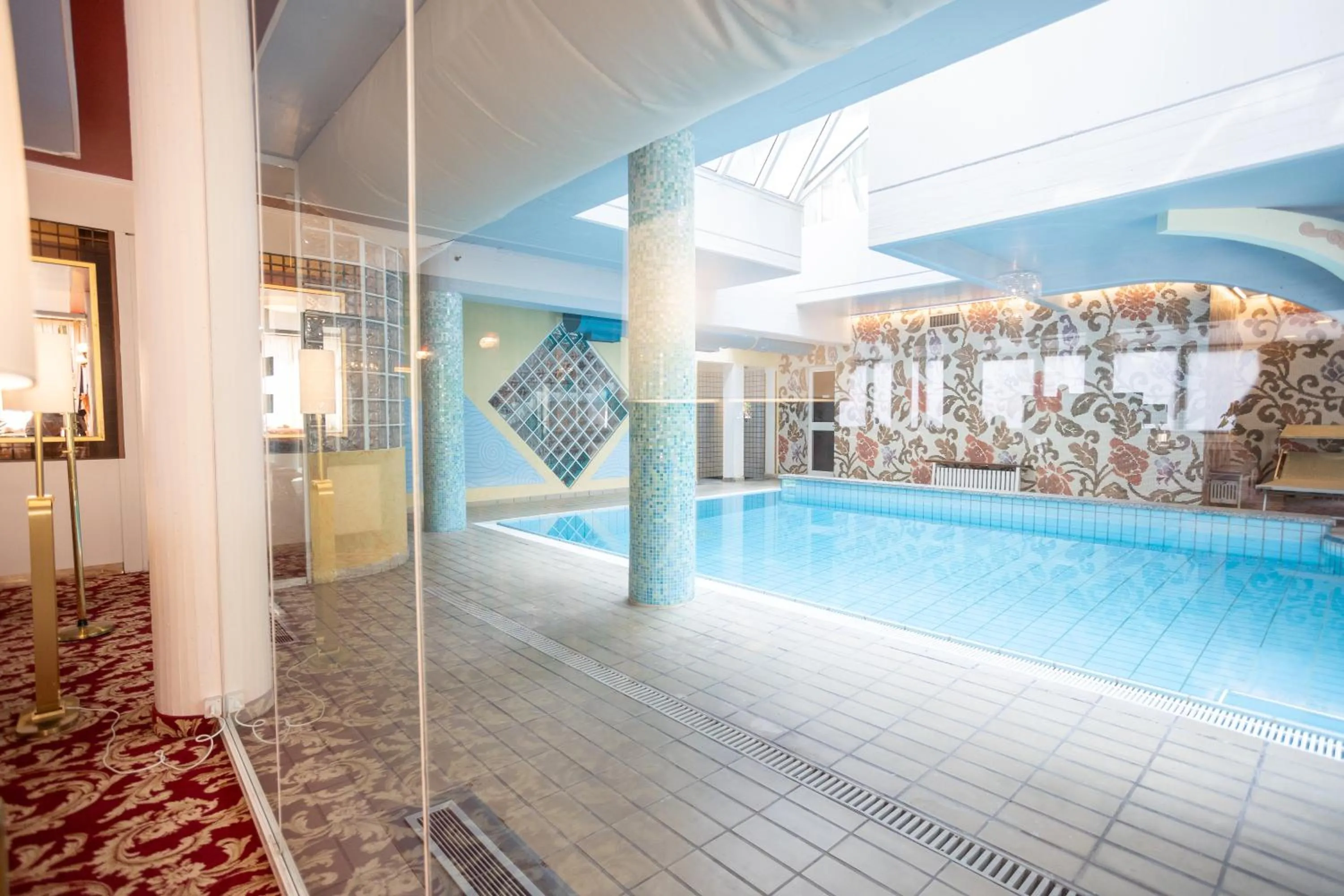 Swimming pool in Hotel Ferrari