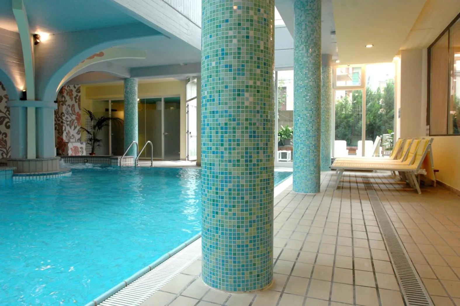 Swimming pool in Hotel Ferrari