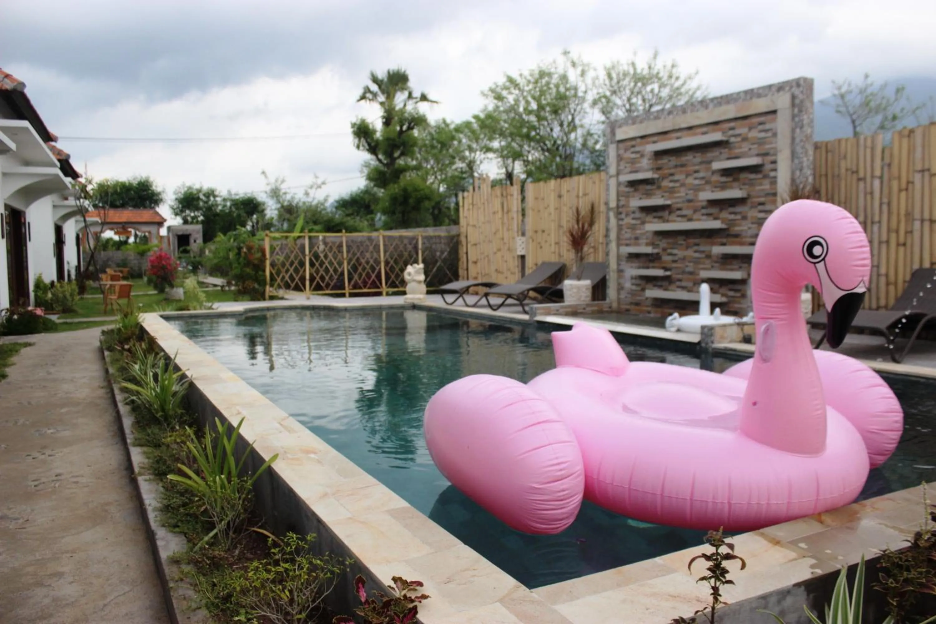Swimming pool in The Barari Villas