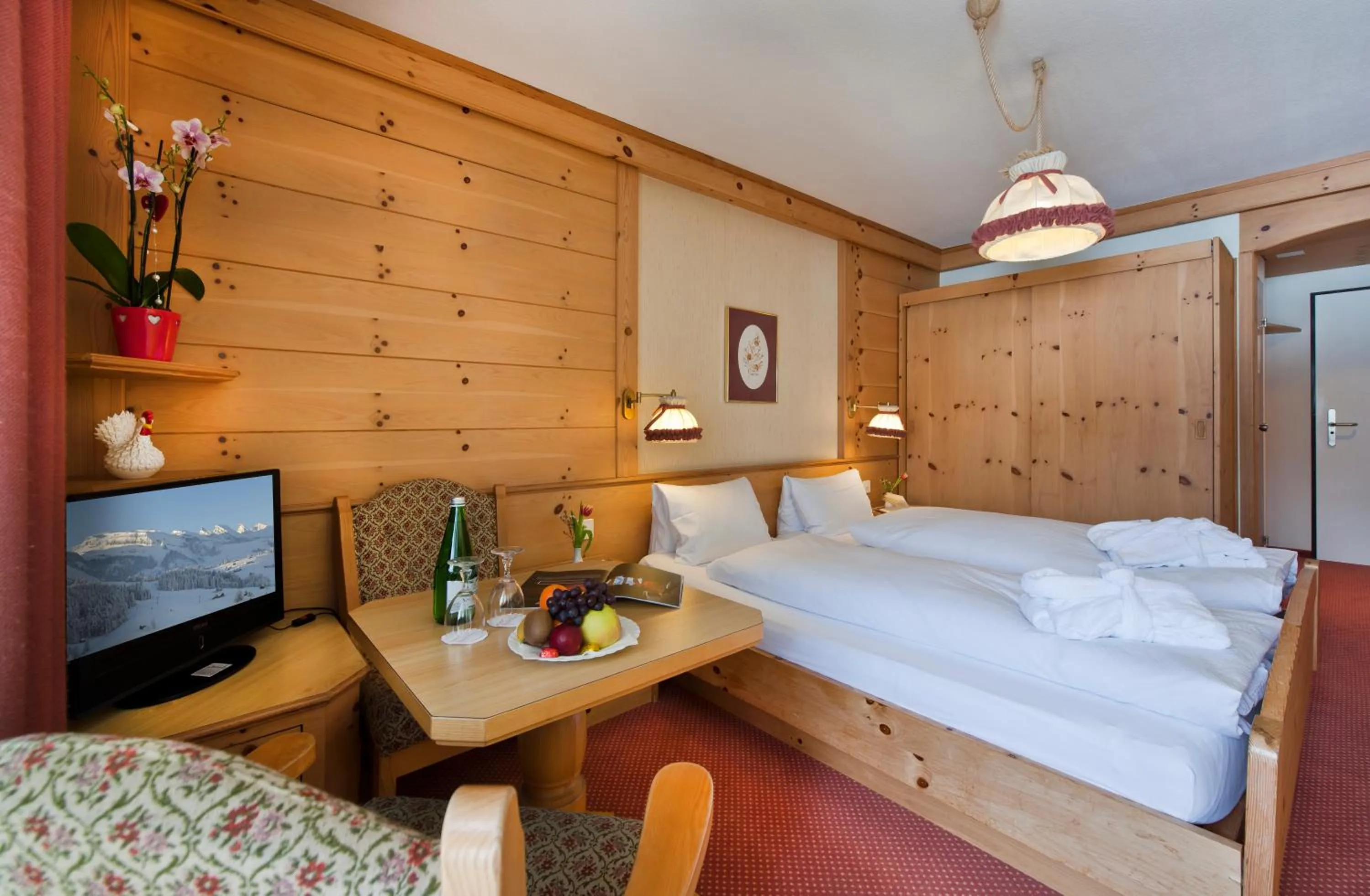 Landmark view, Bed in Hotel Sonne