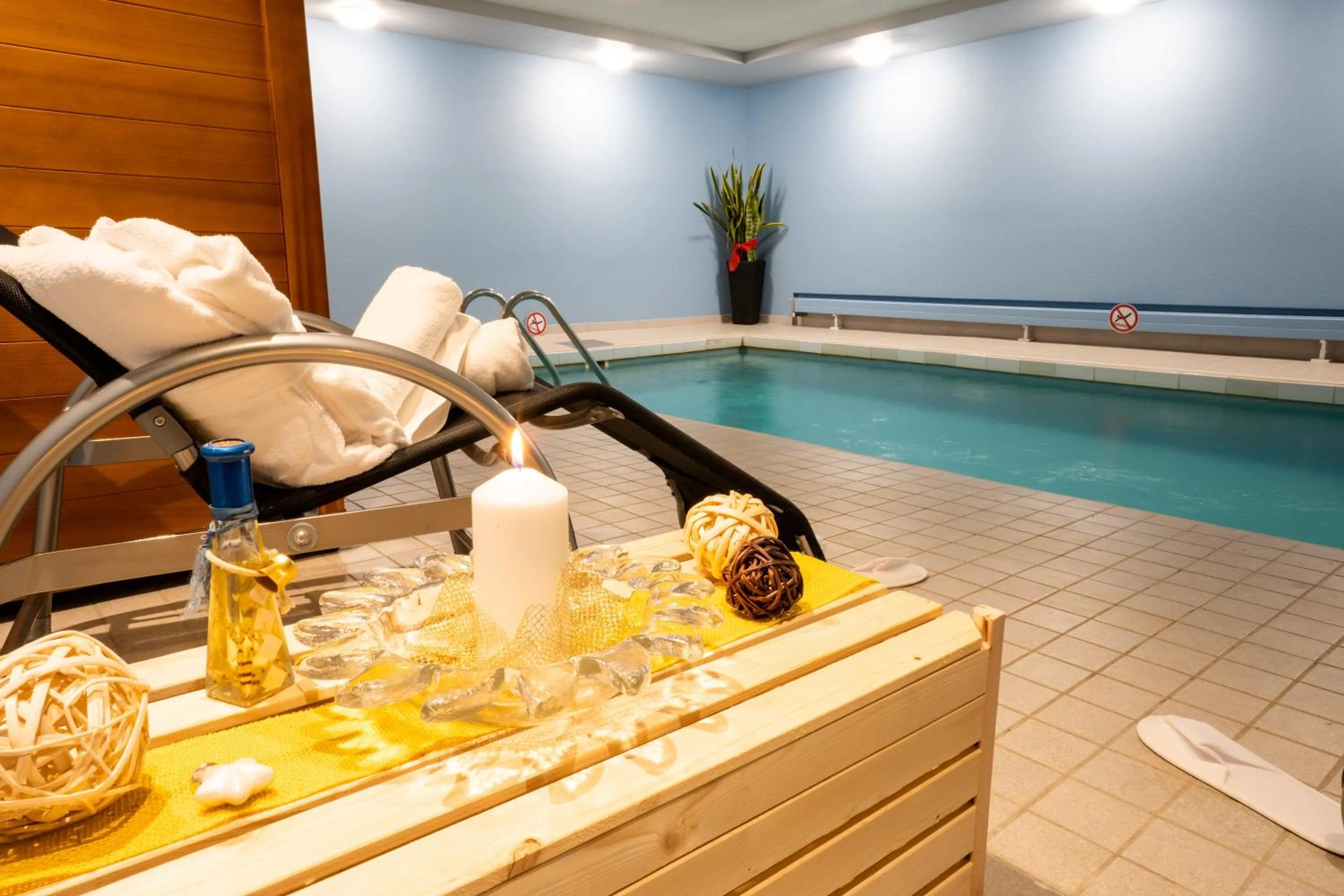 Swimming pool in Hotel Sonne