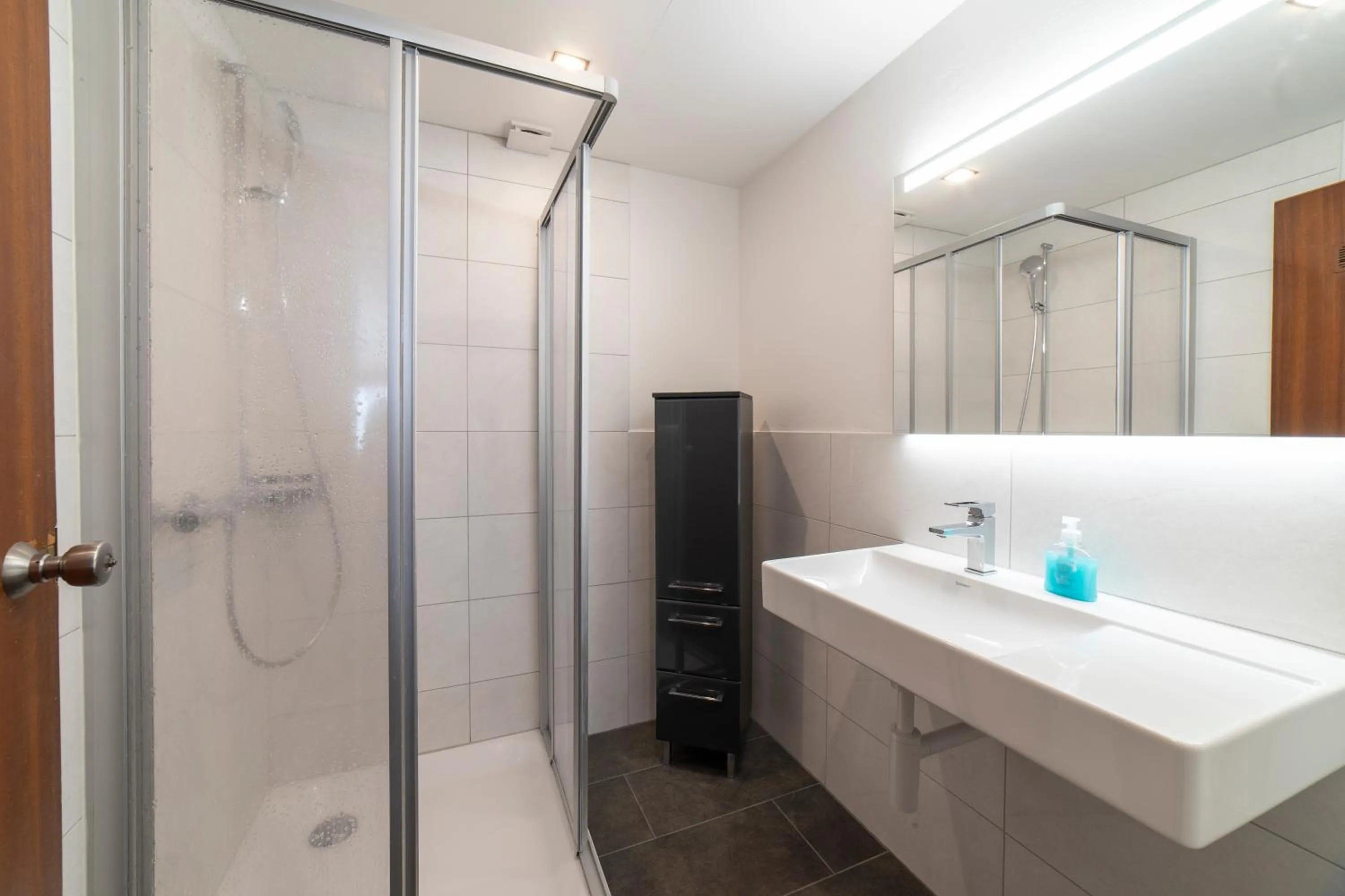 Shower in Hotel Sonne